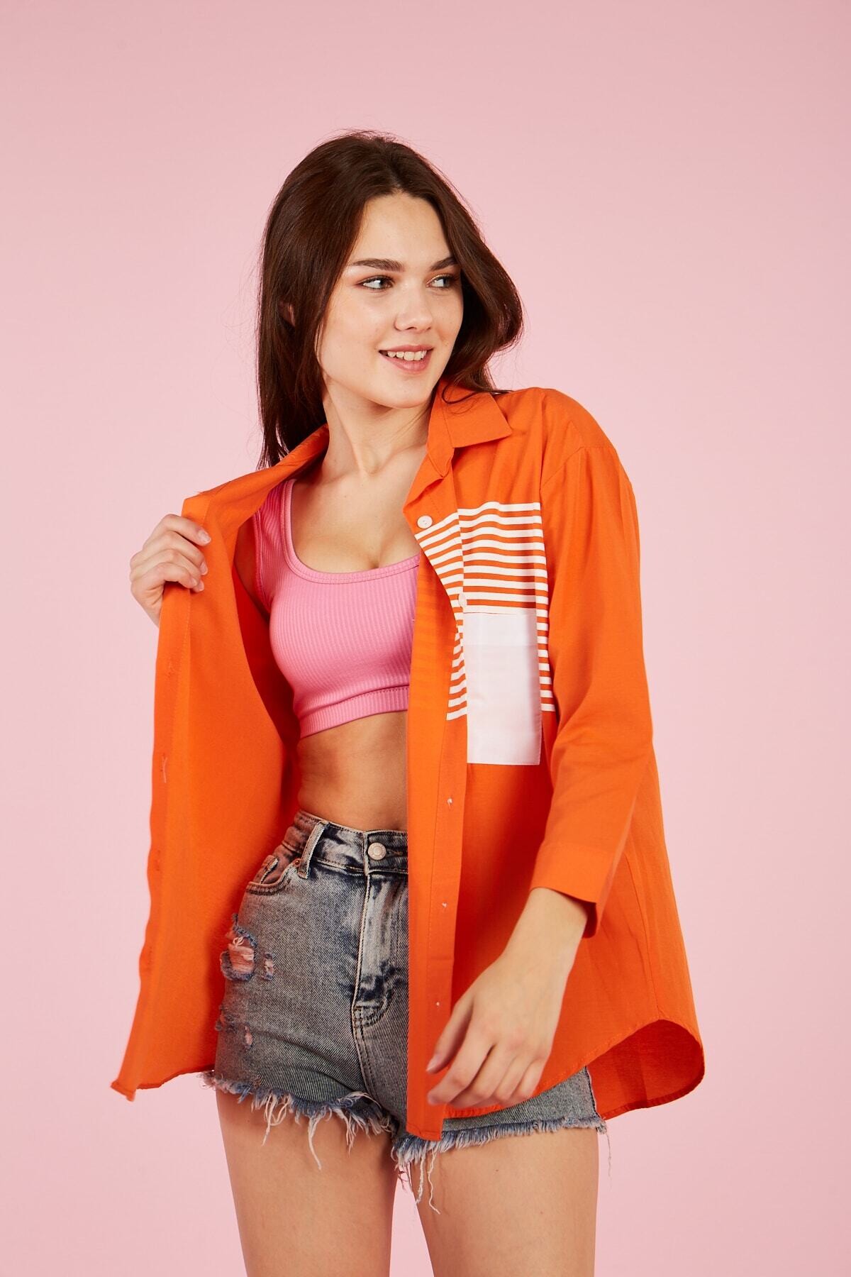 Kadın Oranj Renk Bloklu Cep Detaylı Oversize Poplin Basic Gömlek HZL22S-BD1201181