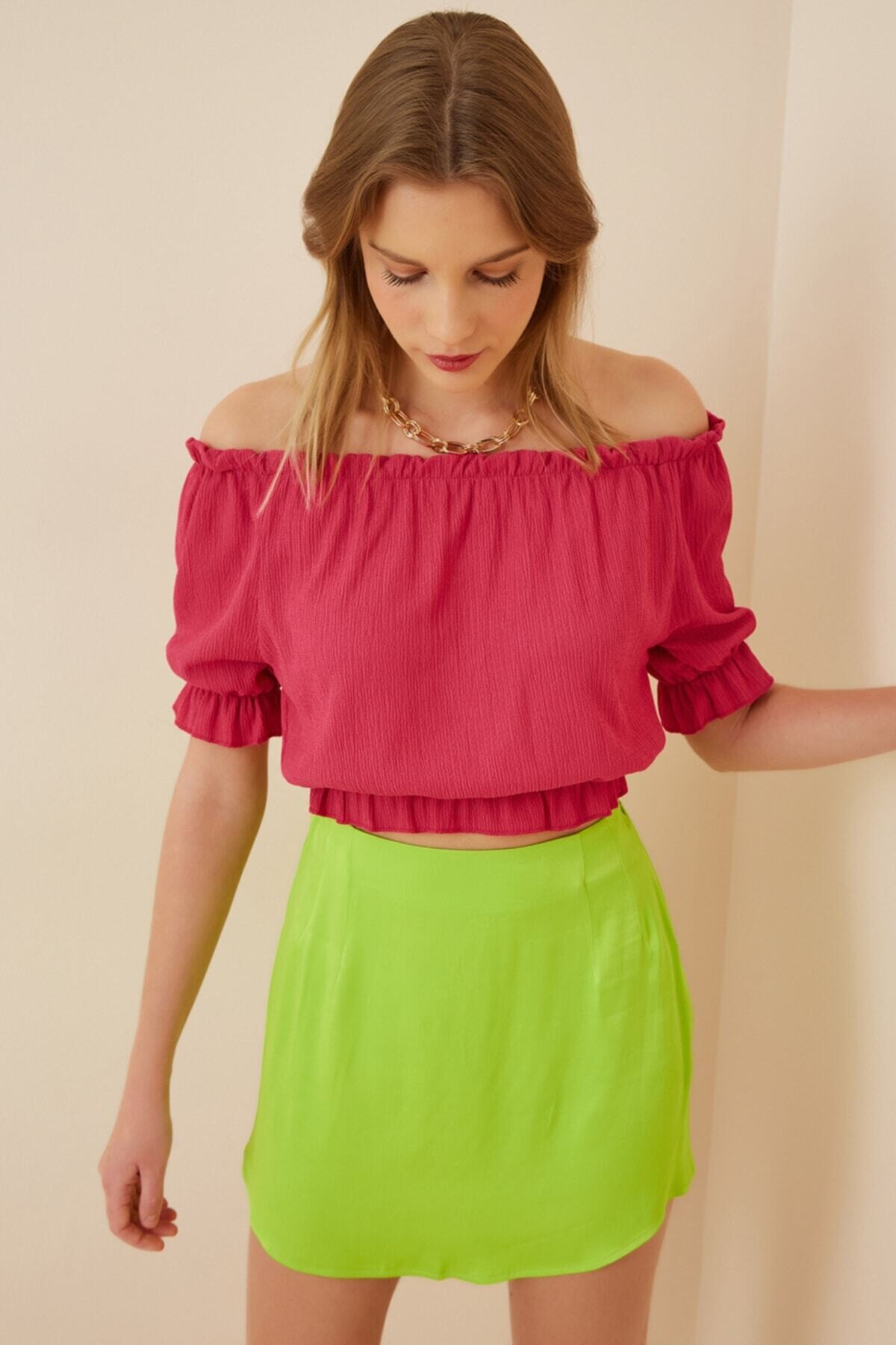 Kadın Pembe Carmen Yaka Bel-Yaka Büzgülü Crop Bluz HZL22S-BD104281