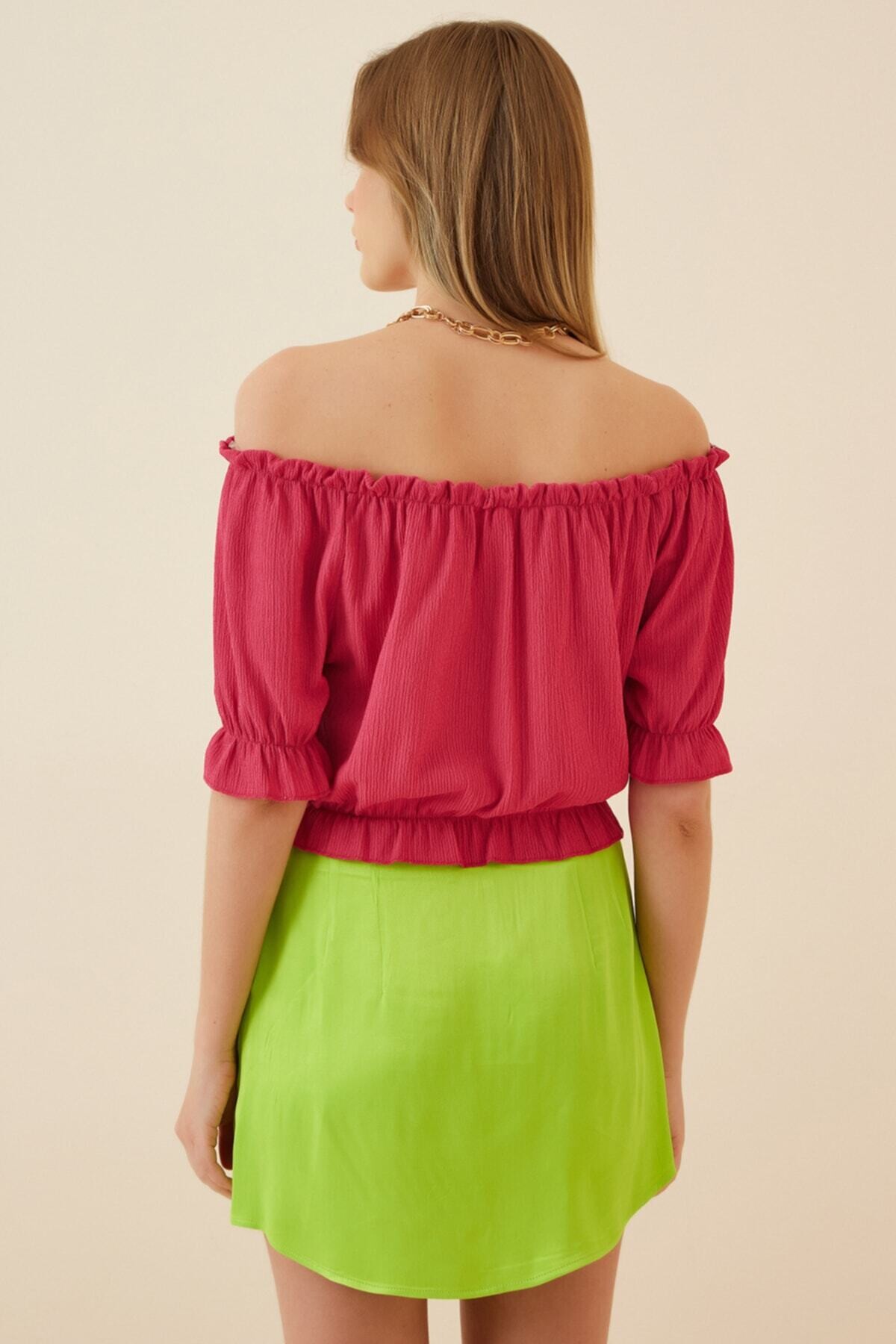 Kadın Pembe Carmen Yaka Bel-Yaka Büzgülü Crop Bluz HZL22S-BD104281