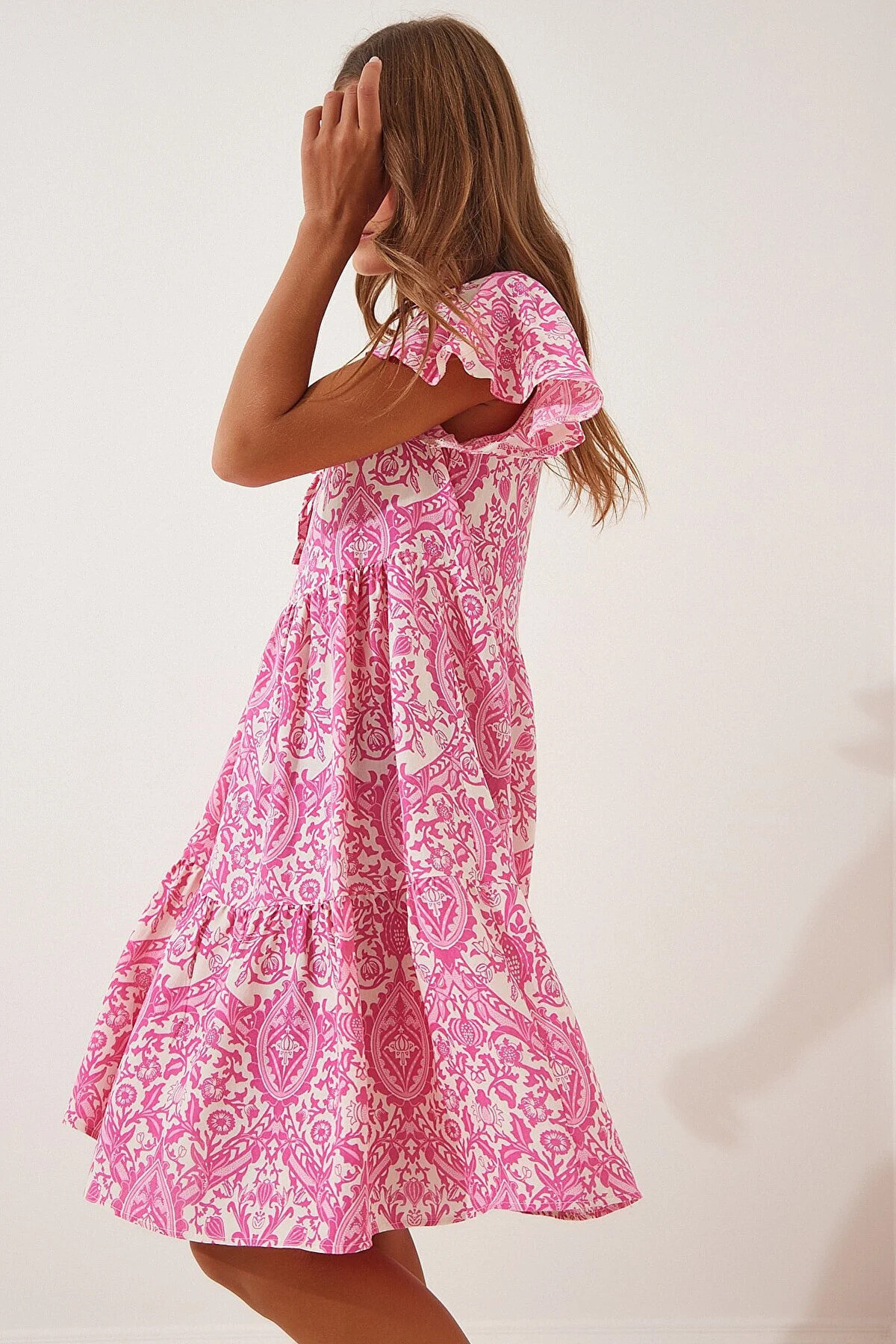 Kadın Pembe Etnik Desenli V Yaka Yazlık Viskon Kısa Elbise HZL22S-BD123521