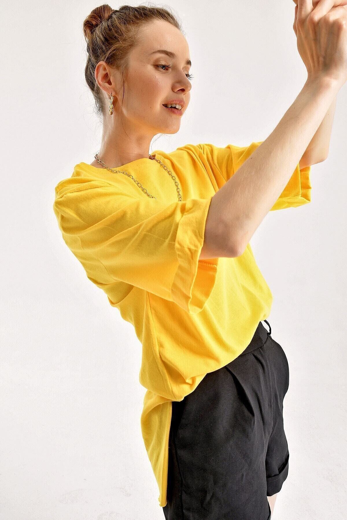 Kadın Sarı Bisiklet Yaka Yandan Yırtmaçlı Kolu Katlı Oversize Örme T-shirt Hzl22s-bd143251