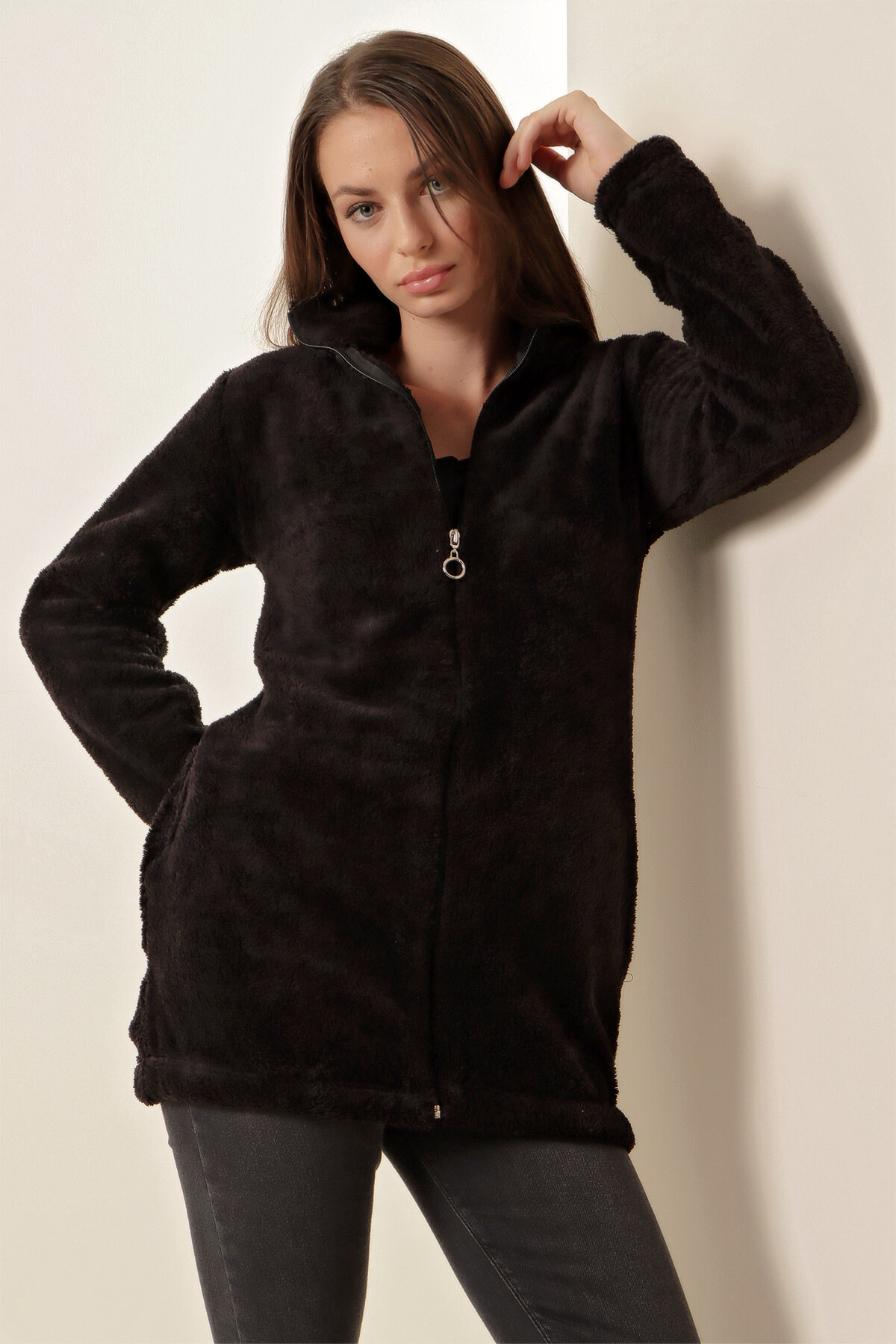 Kadın Siyah Fermuarlı Uzun Rahat Peluş Sweatshirt HZL23W-BD1553871