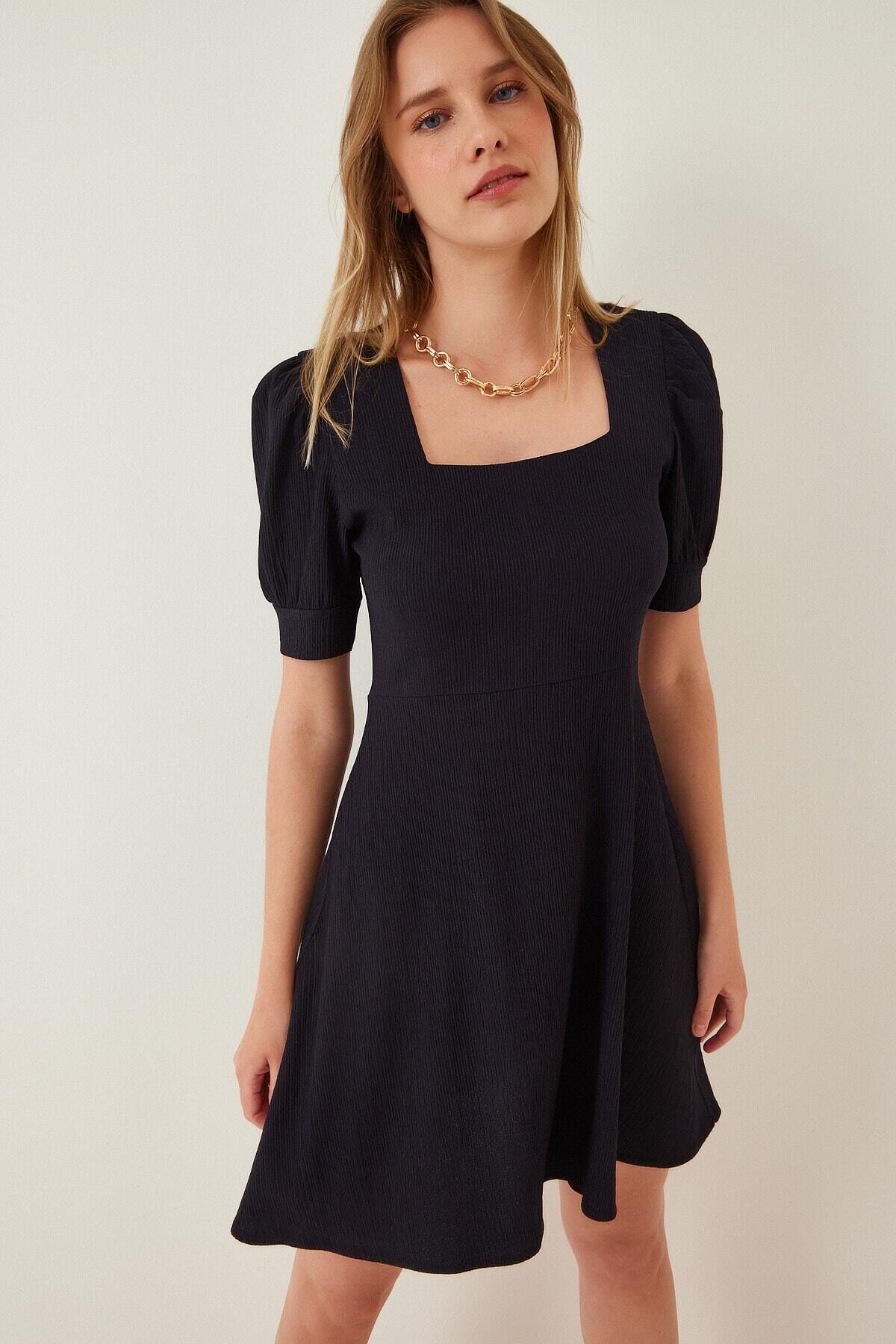 Kadın Siyah Kare Yaka Kloş Yazlık Elbise HZL22S-BD123391