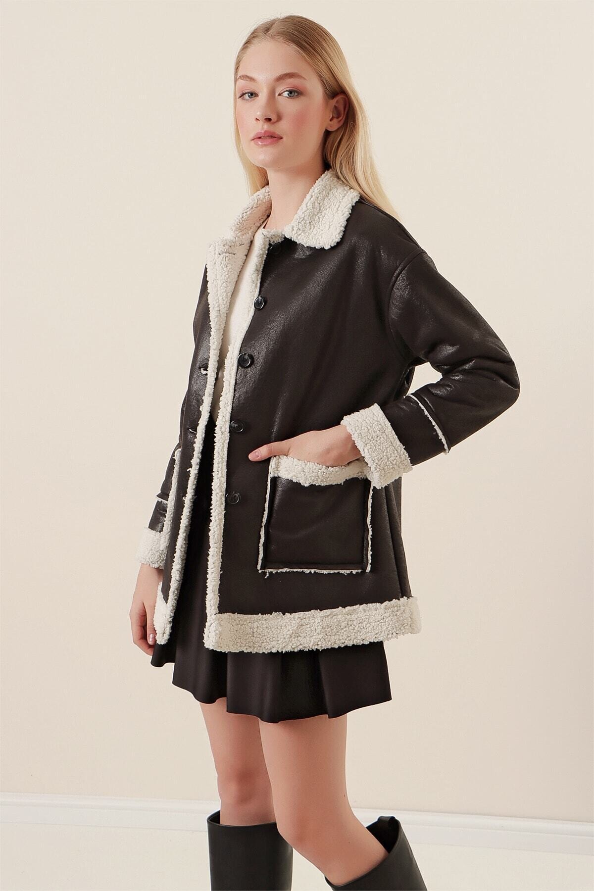 Kadın Siyah Yakası Ve Içi Kürklü Önden Düğmeli Suni Deri Mont Hzl23w-bd191001
