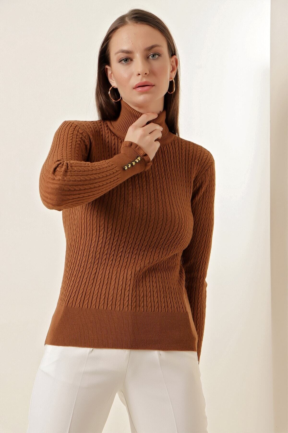 Kadın Sütlü Kahve Balıkçı Yaka Boğaz ve Bilekten Fırfırlı Triko Boğazlı Kazak HZL23W-BD1100621