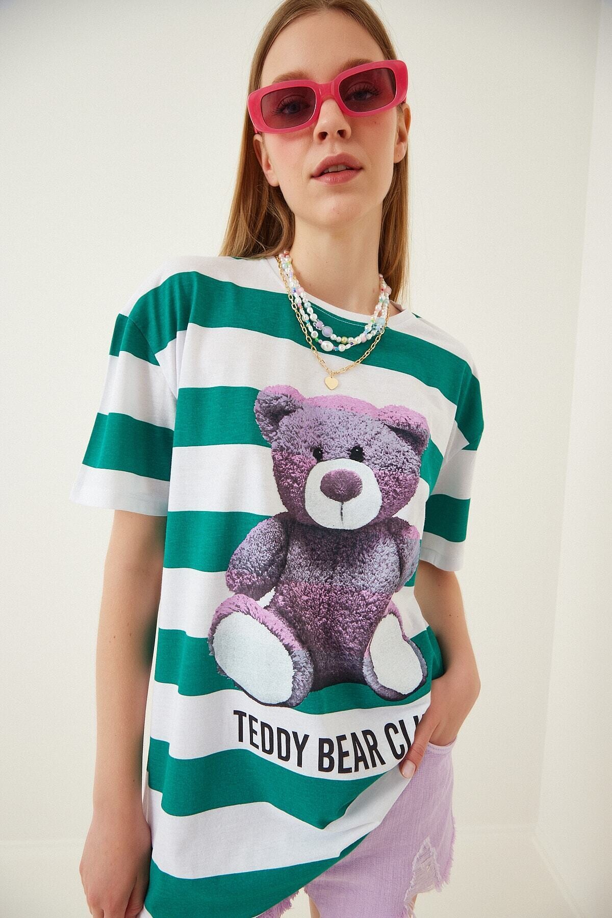 Kadın Yeşil Ayıcık Baskılı Bisiklet Yaka Boyfriend Oversize T-Shirt HZL22S-BD1015161