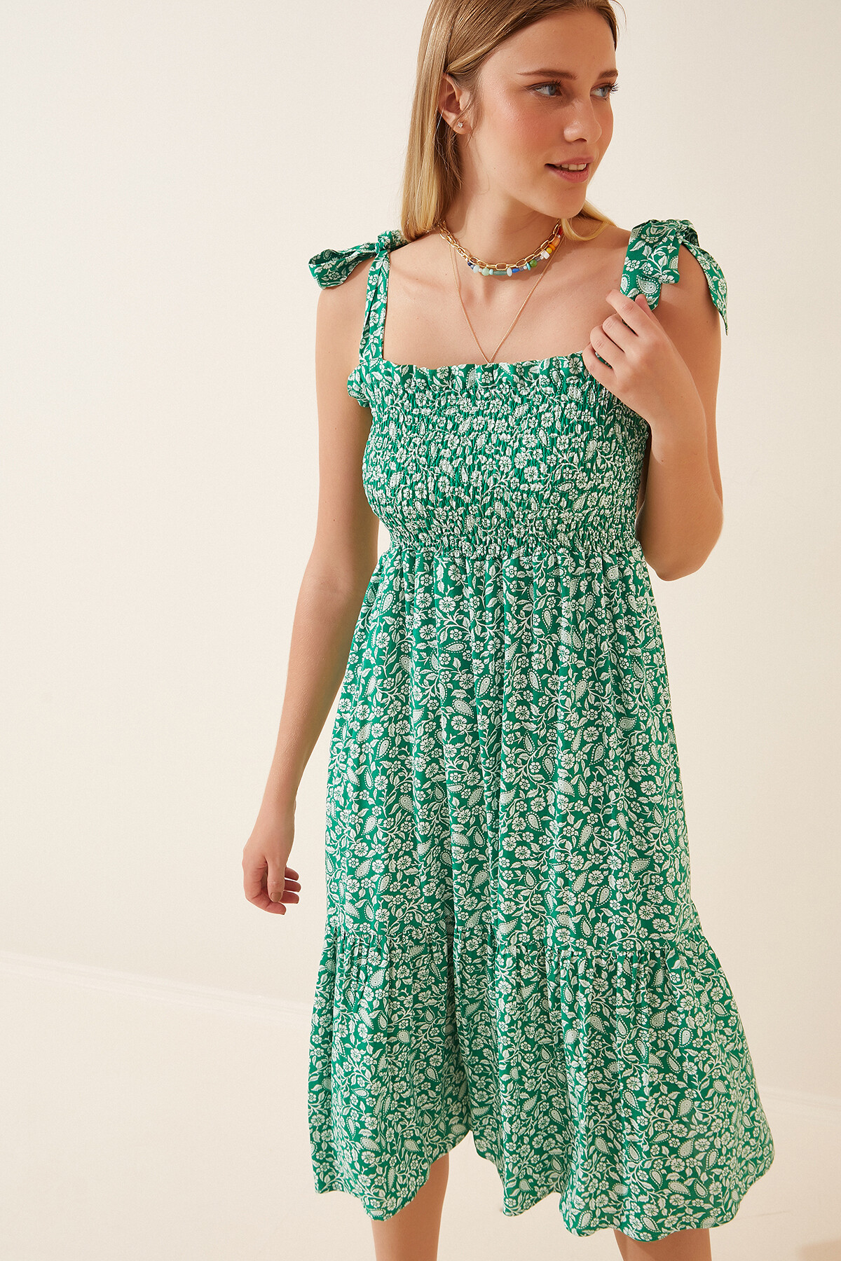 Kadın Yeşil Bağlamalı Askılı Desenli Yazlık Viskon Elbise HZL22S-BD122571