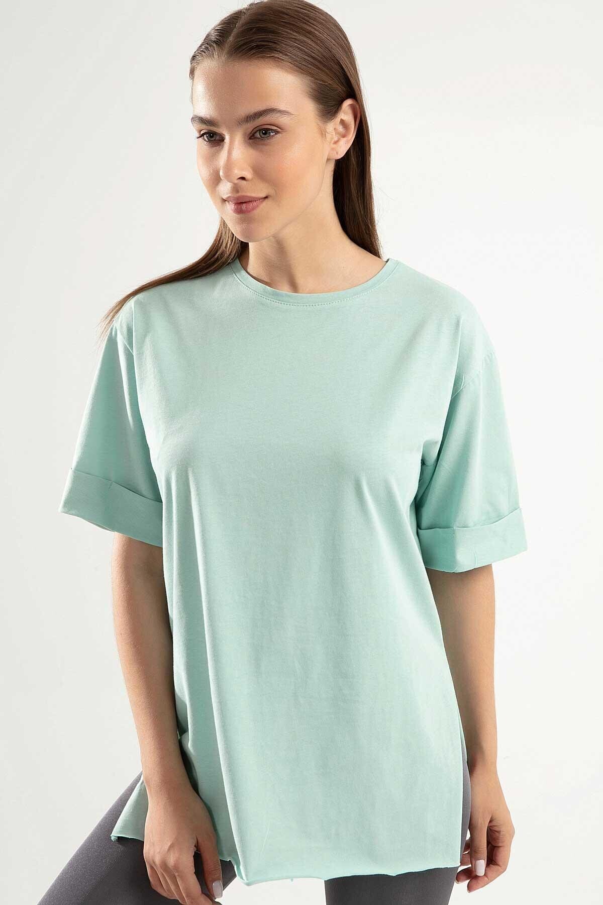 Kadın Yeşil Bisiklet Yaka Yandan Yırtmaçlı Kolu Katlı Oversize Örme T-Shirt HZL22S-BD143251
