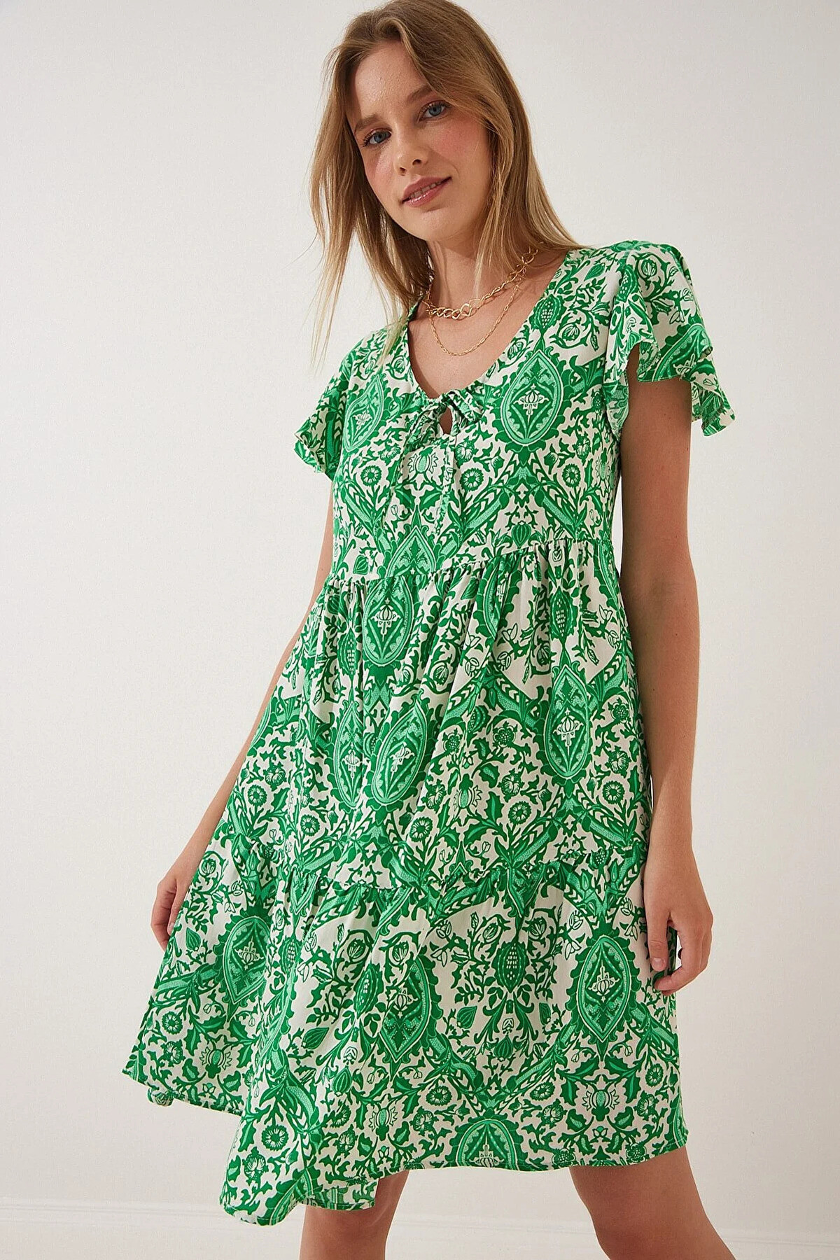Kadın Yeşil Etnik Desenli V Yaka Yazlık Viskon Kısa Elbise HZL22S-BD123521