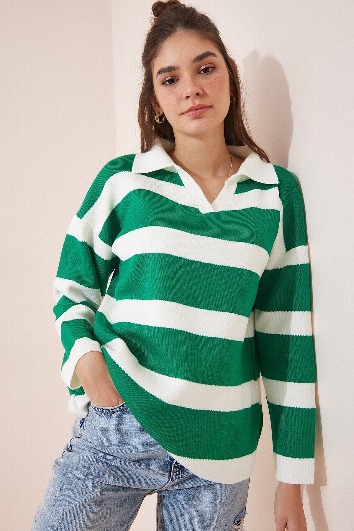 Kadın Yeşil V Yaka Çizgili Polo Yaka Oversize Triko Kazak  HZL23W-BD1101081