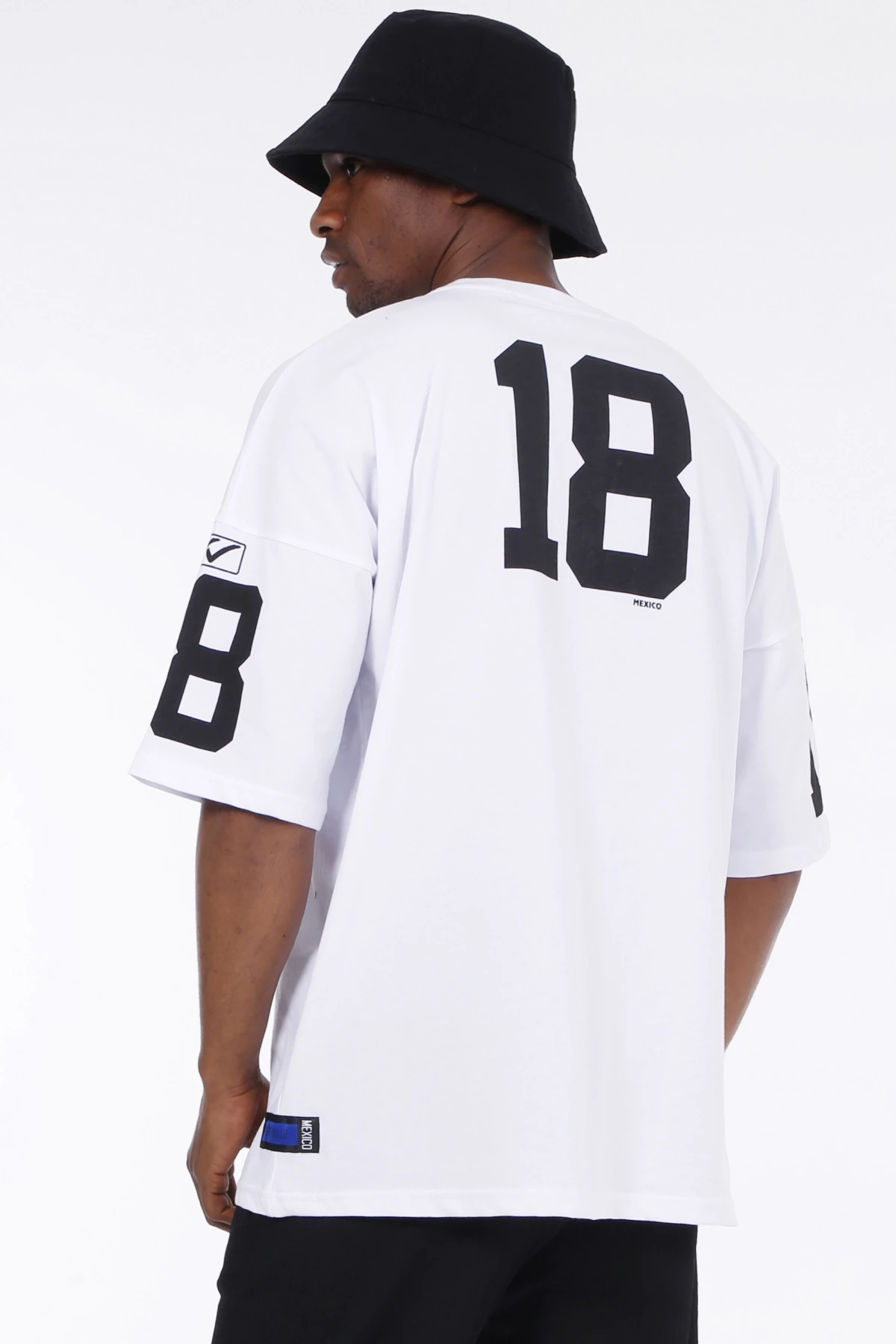Erkek Beyaz 18 Yazı Baskılı Oversize Örme T-shirt HZL23S-MXC130021