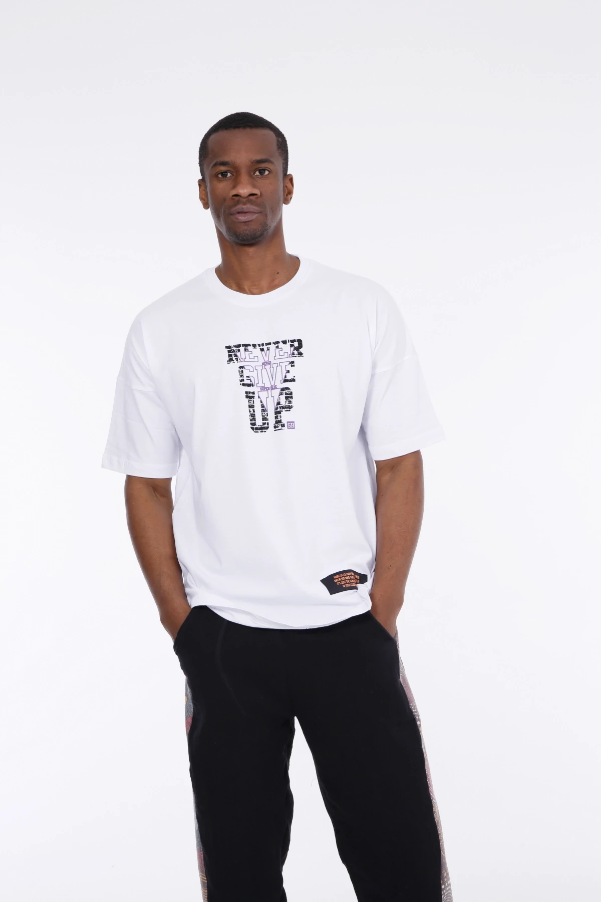 Erkek Beyaz Never Give Up Yazı Baskılı Oversize Örme T-shirt HZL23S-MXC130041