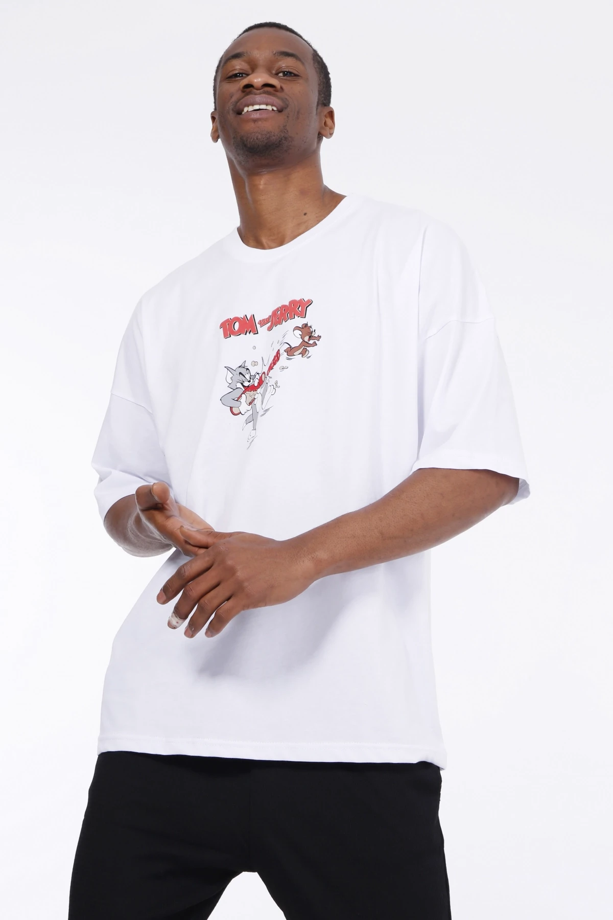 Erkek Beyaz Tom and Jerry Baskılı Oversize Örme T-shirt HZL23S-MXC130011