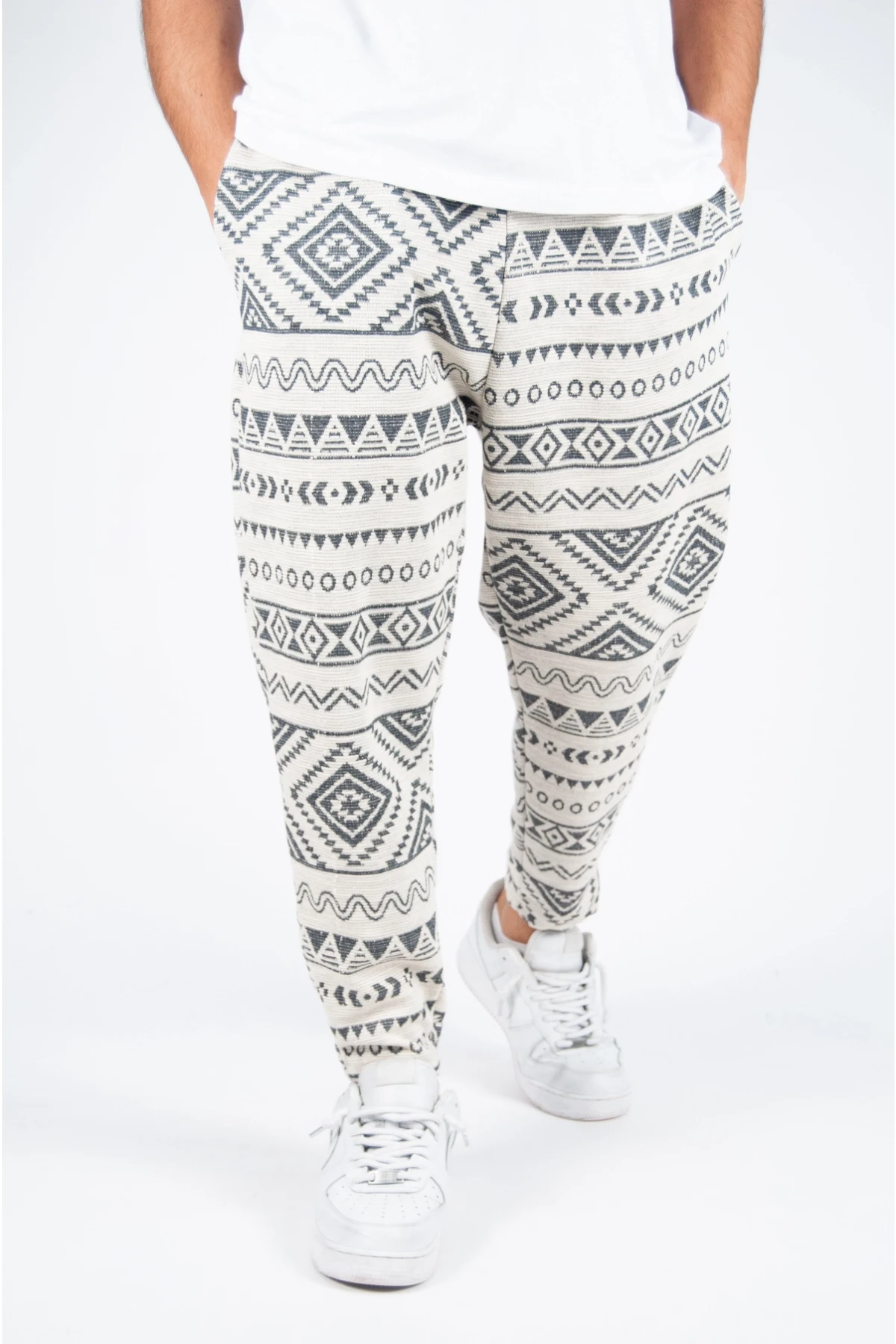 Erkek Etnik Desenli Ekru Gri  Bol Kesim Şalvar Tip Eşofman Altı HZL23S-MXC17042-11