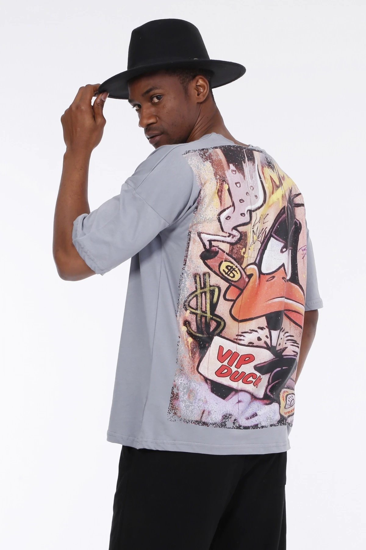 Erkek Gri Daffy Ducks Yazı Baskılı Oversize Örme T-shirt HZL23S-MXC130081