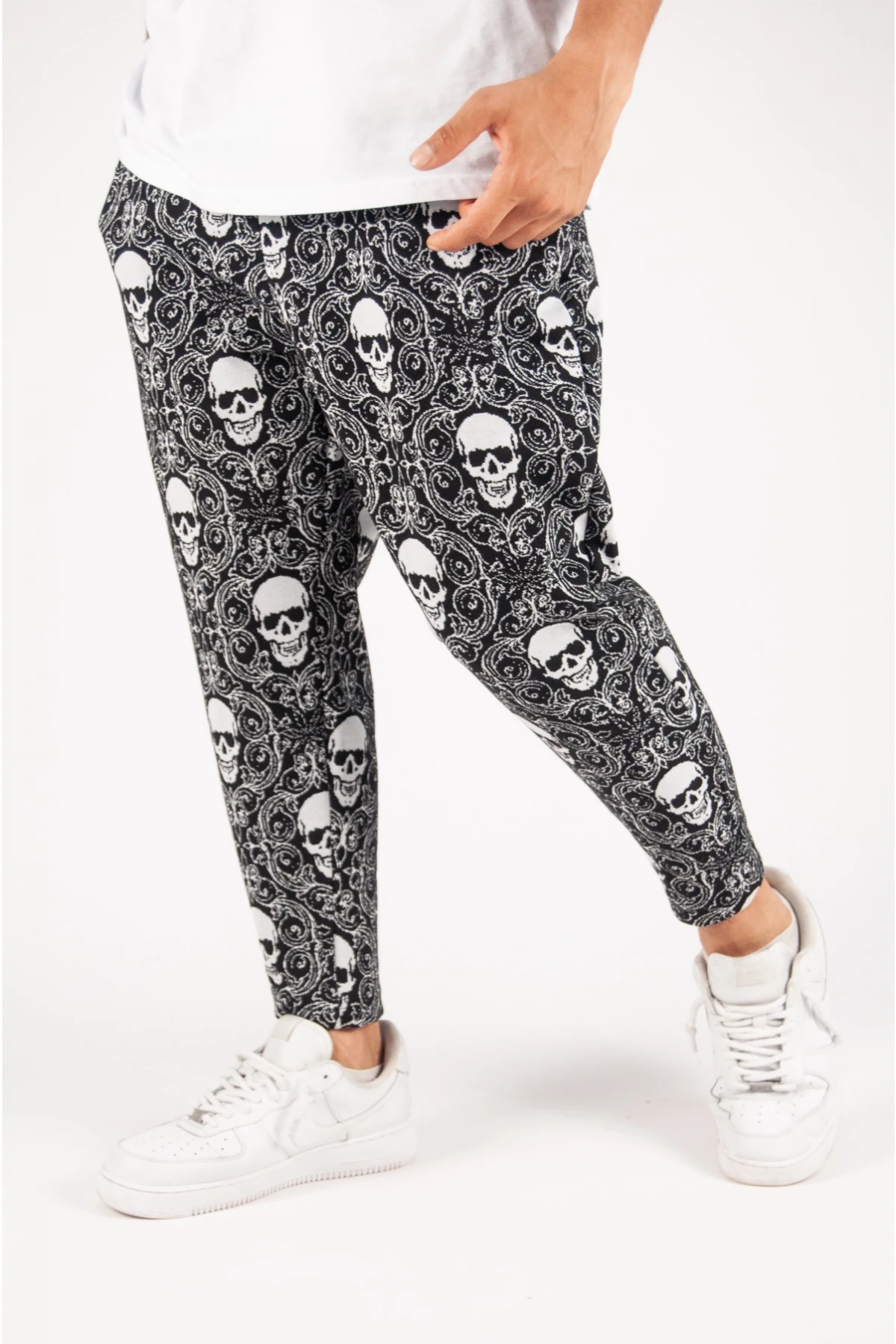 Erkek KuruKafa Desenli Siyah Beyaz Düz Kesim Eşofman Altı HZL24S-MXC170421