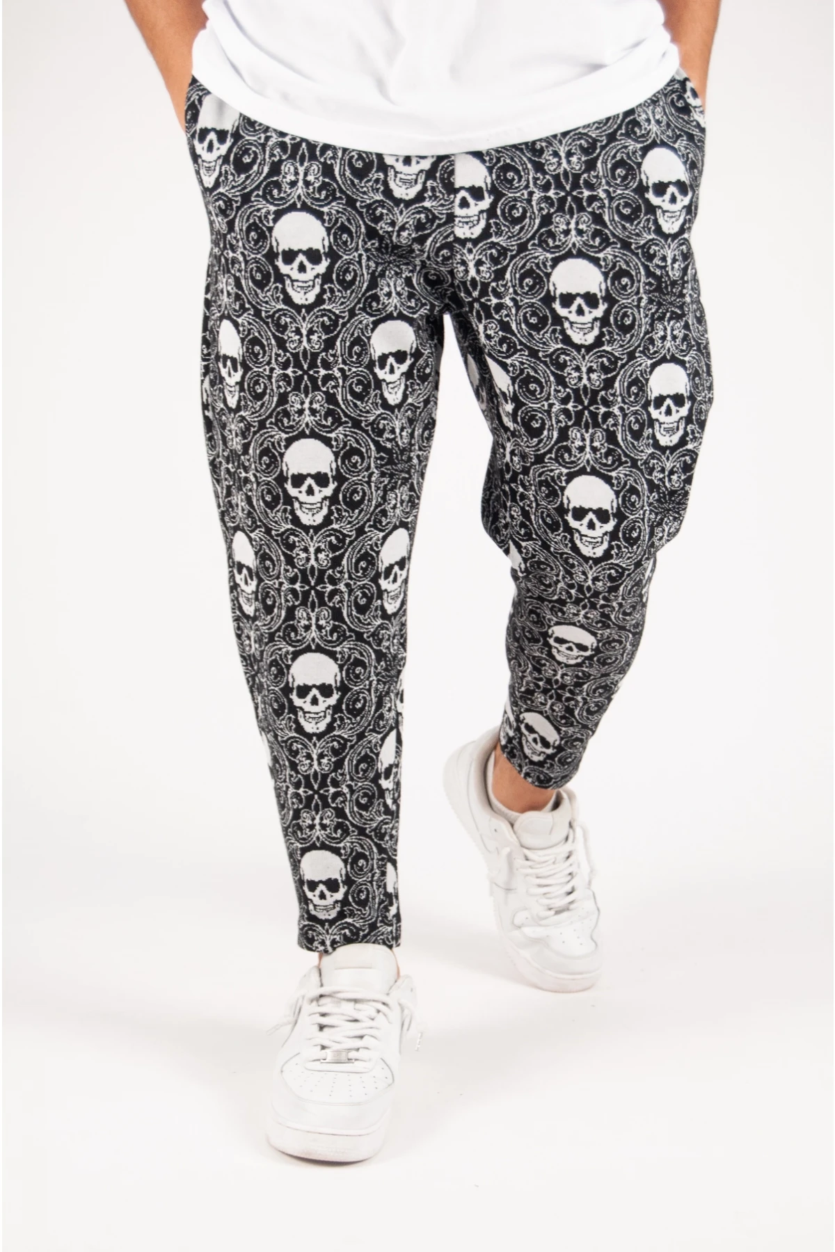 Erkek KuruKafa Desenli Siyah Beyaz Düz Kesim Eşofman Altı HZL24S-MXC170421