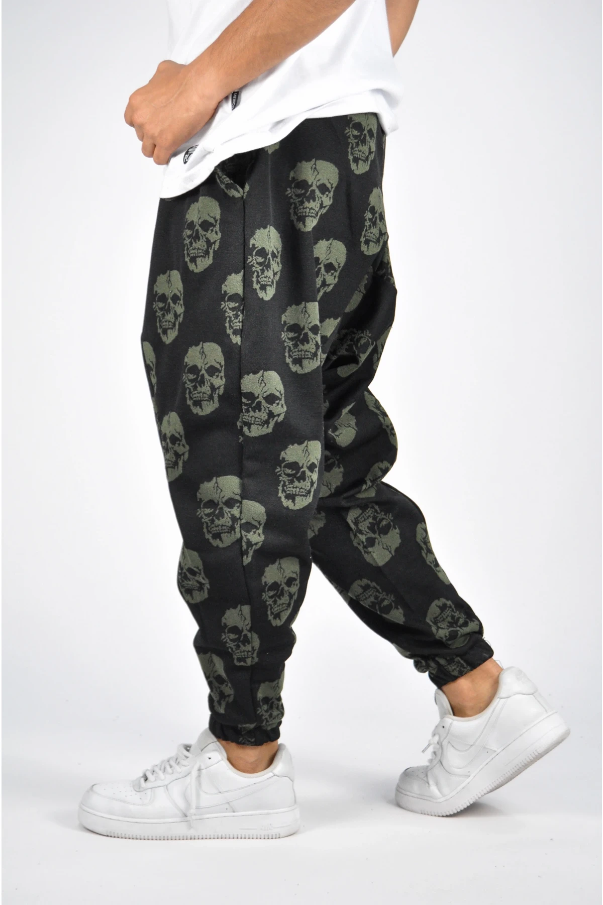 Erkek Siyah Haki KuruKafa Desenli Bol Kesim Şalvar Tip Eşofman Altı HZL23S-MXC17042-11