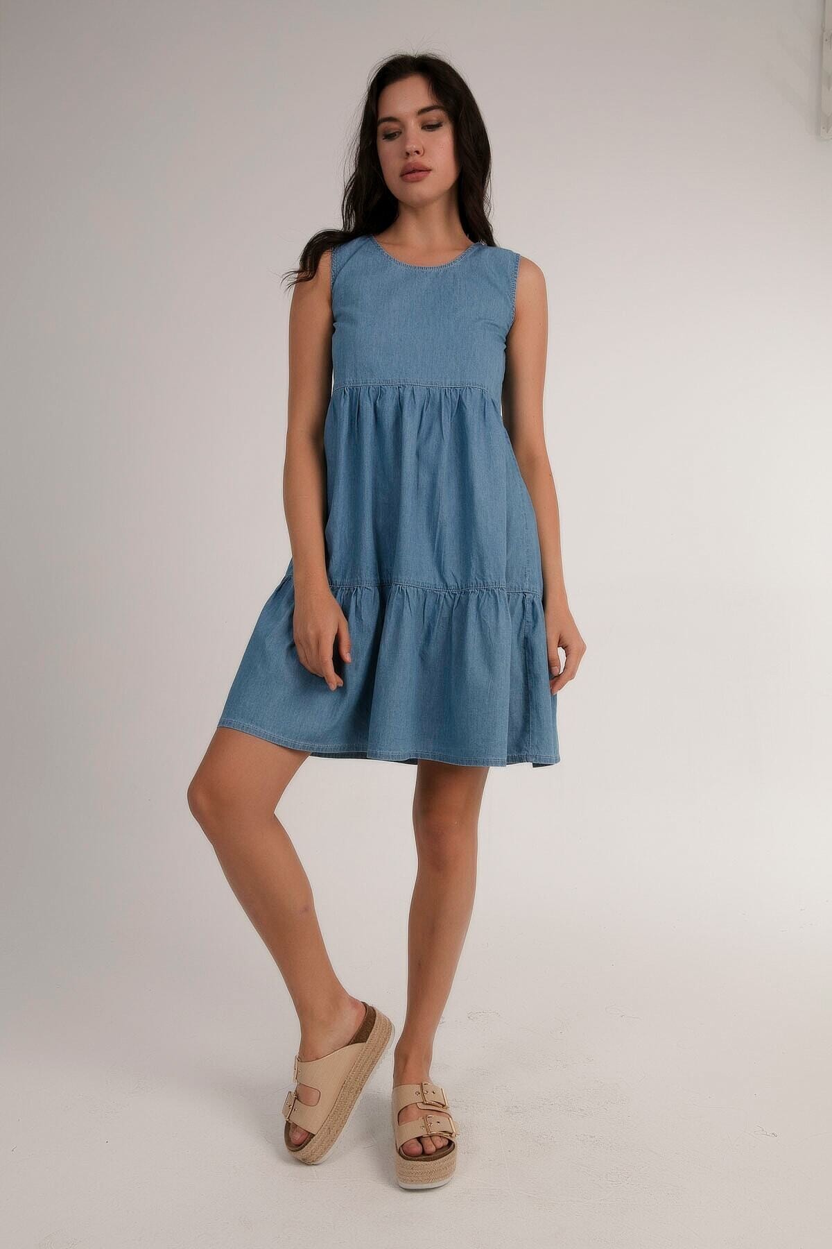 Kadın Açık Mavi Kolsuz Geniş Kesim Kot Elbise HZL21S-2209