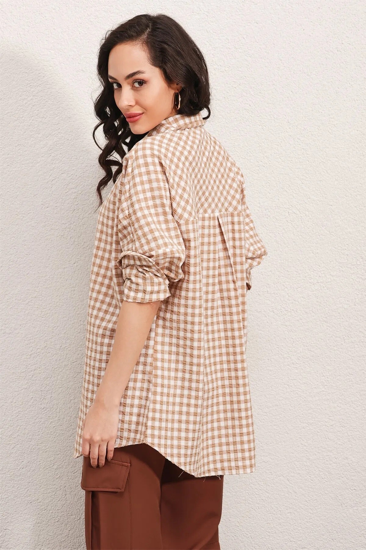 Kadın Bej Kareli Oversize Gömlek HZL22W-BD1201451