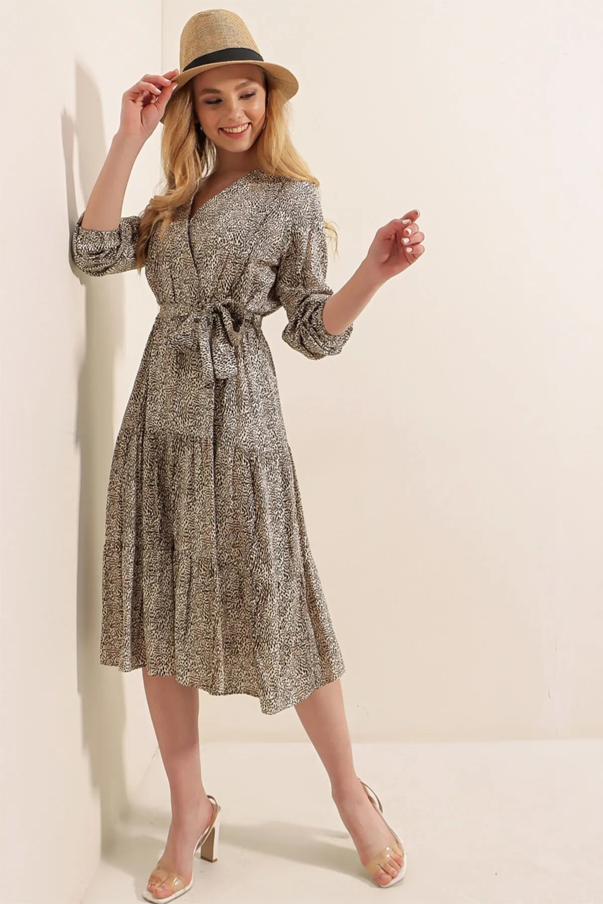 Kadın Bej Kruvaze Yaka Uzun Kollu Kuşaklı Elbise HZL23W-BD123201