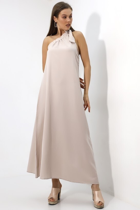 Kadın Bej Omuzdan Bağlamalı Maxi Boy Dekolteli Poplin Dokuma Elbise HZL22S-DSB110031