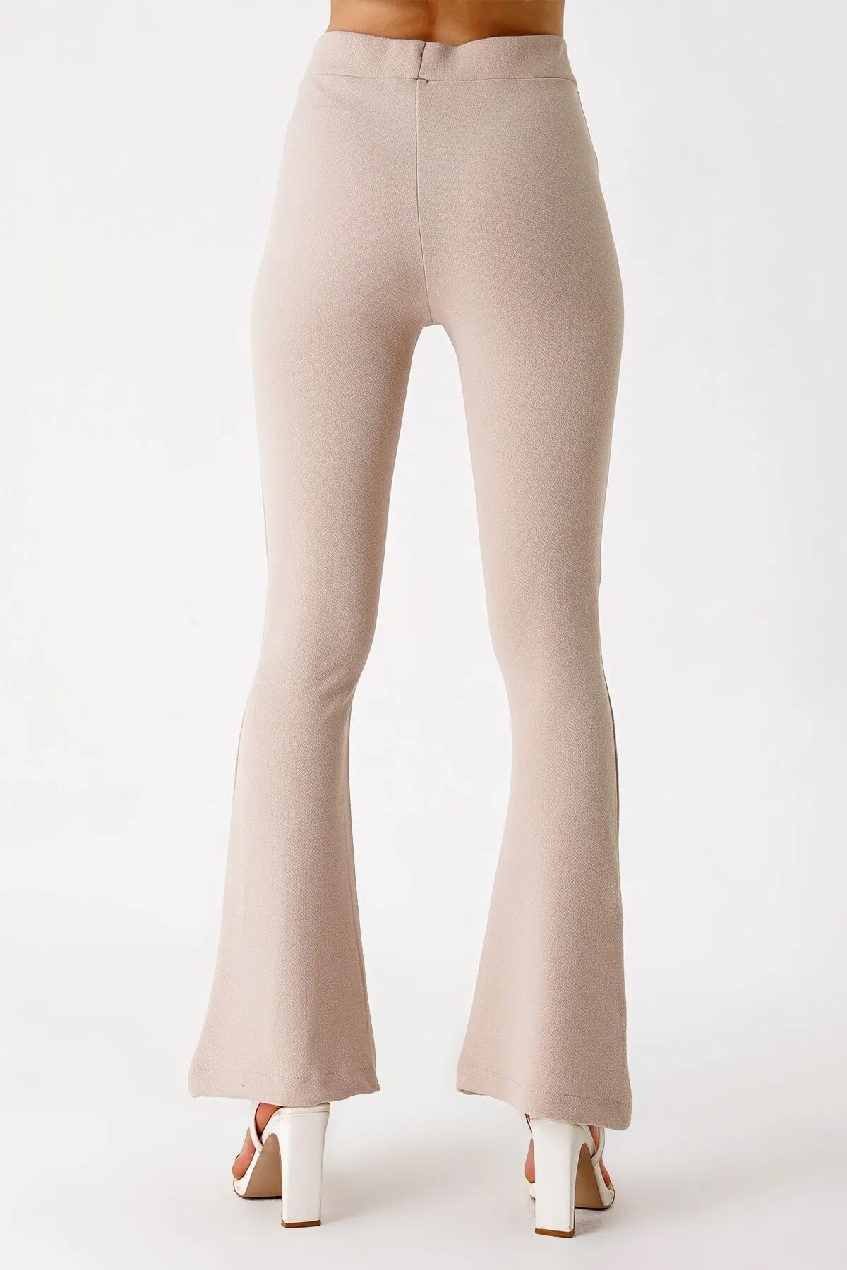 Kadın Bej Yırtmaçlı Şekillendirici İspanyol Paça Likralı Örme Pantolon HZL23S-BD165691