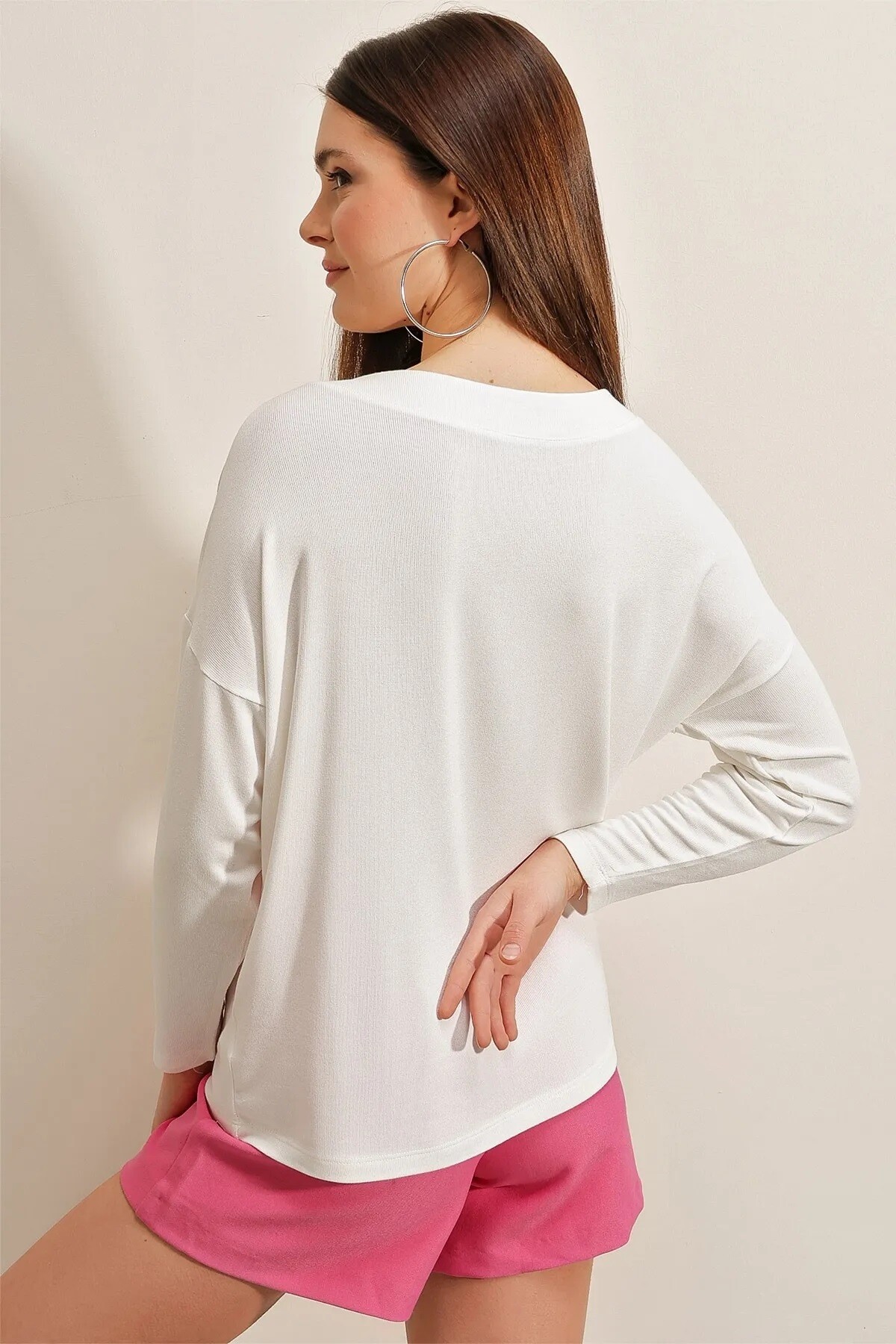 Kadın Beyaz Bisiklet Yaka Örme Bluz HZL23S-BD104691