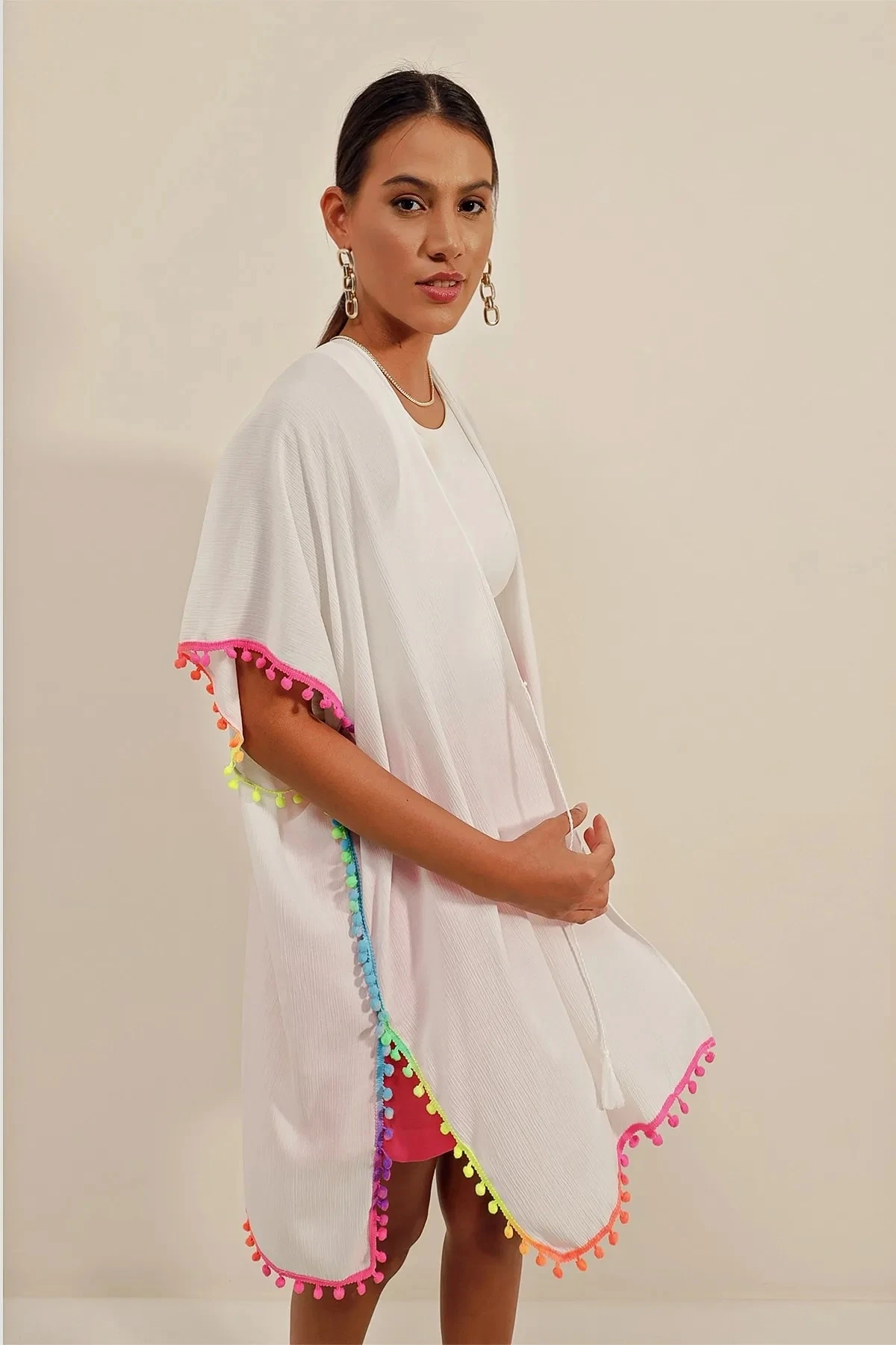 Kadın Beyaz Önü İp Bağcıklı Renk Detaylı Oversize Kimono HZL23S-BD158991