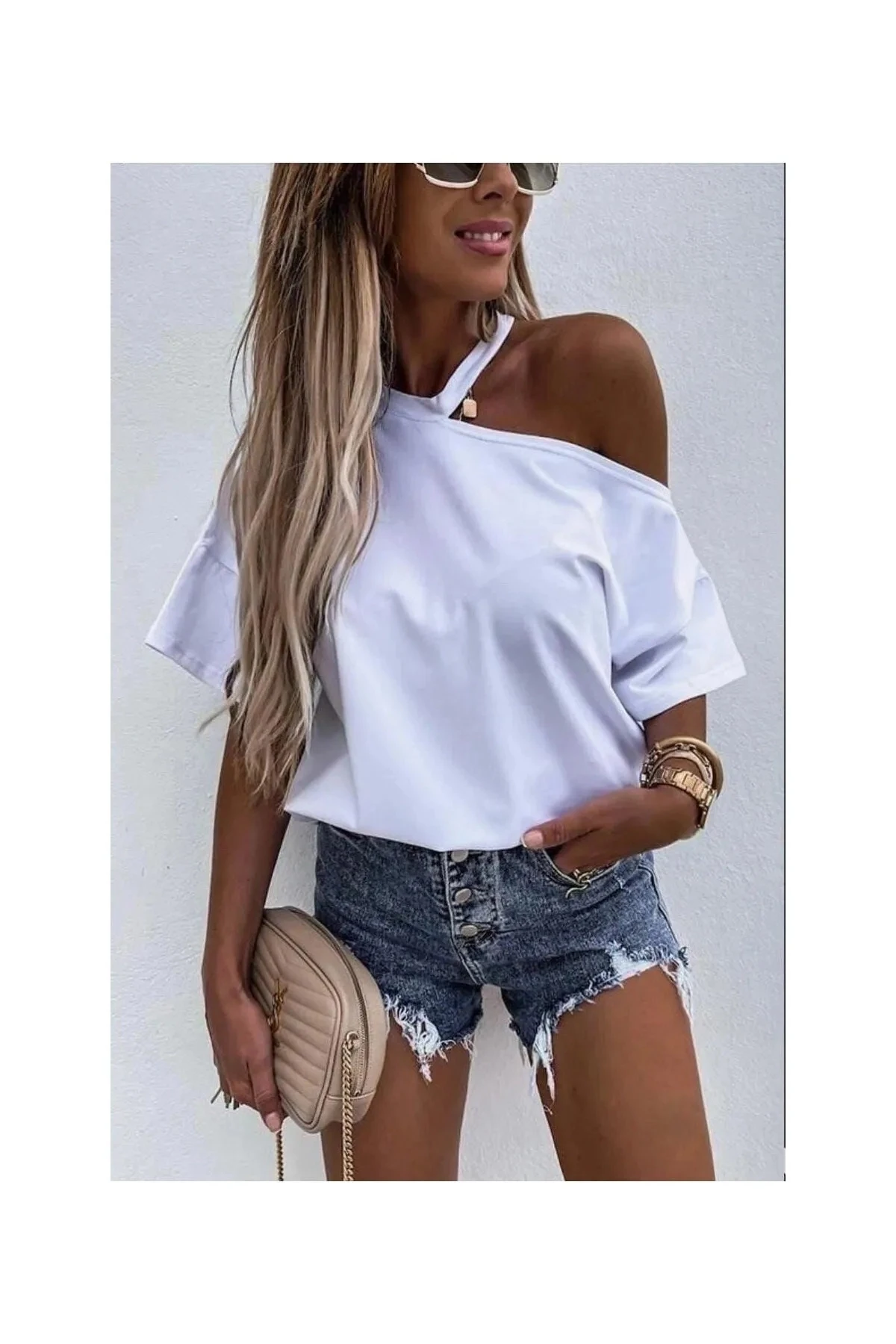 Kadın Beyaz Düz Oversize Kayık Yaka Omuz Detay Örme T-Shirt  HZL23S-DSB120191