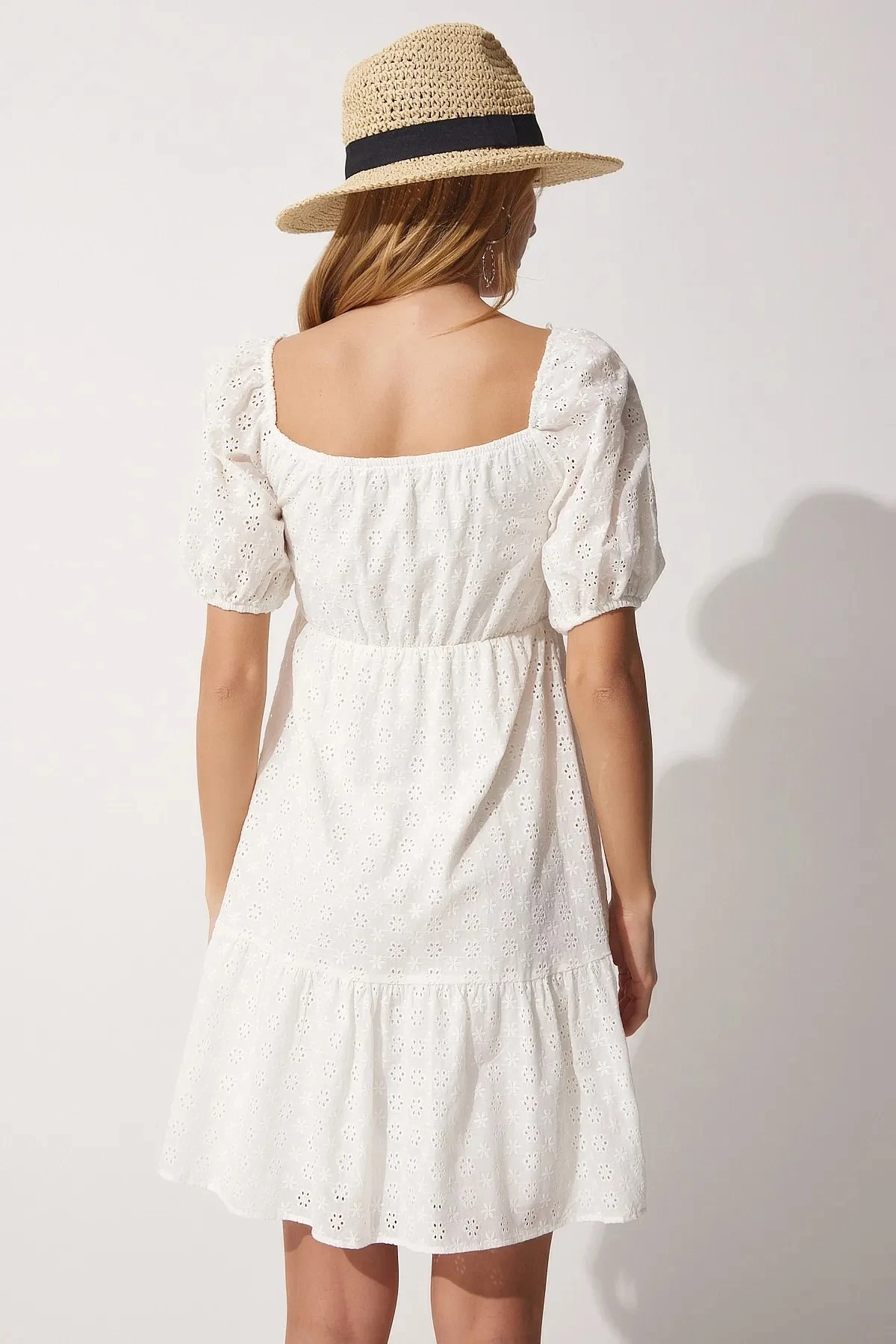 Kadın Beyaz Kalp Yaka Fistolu Yazlık Kloş Elbise HZL23S-BD123921