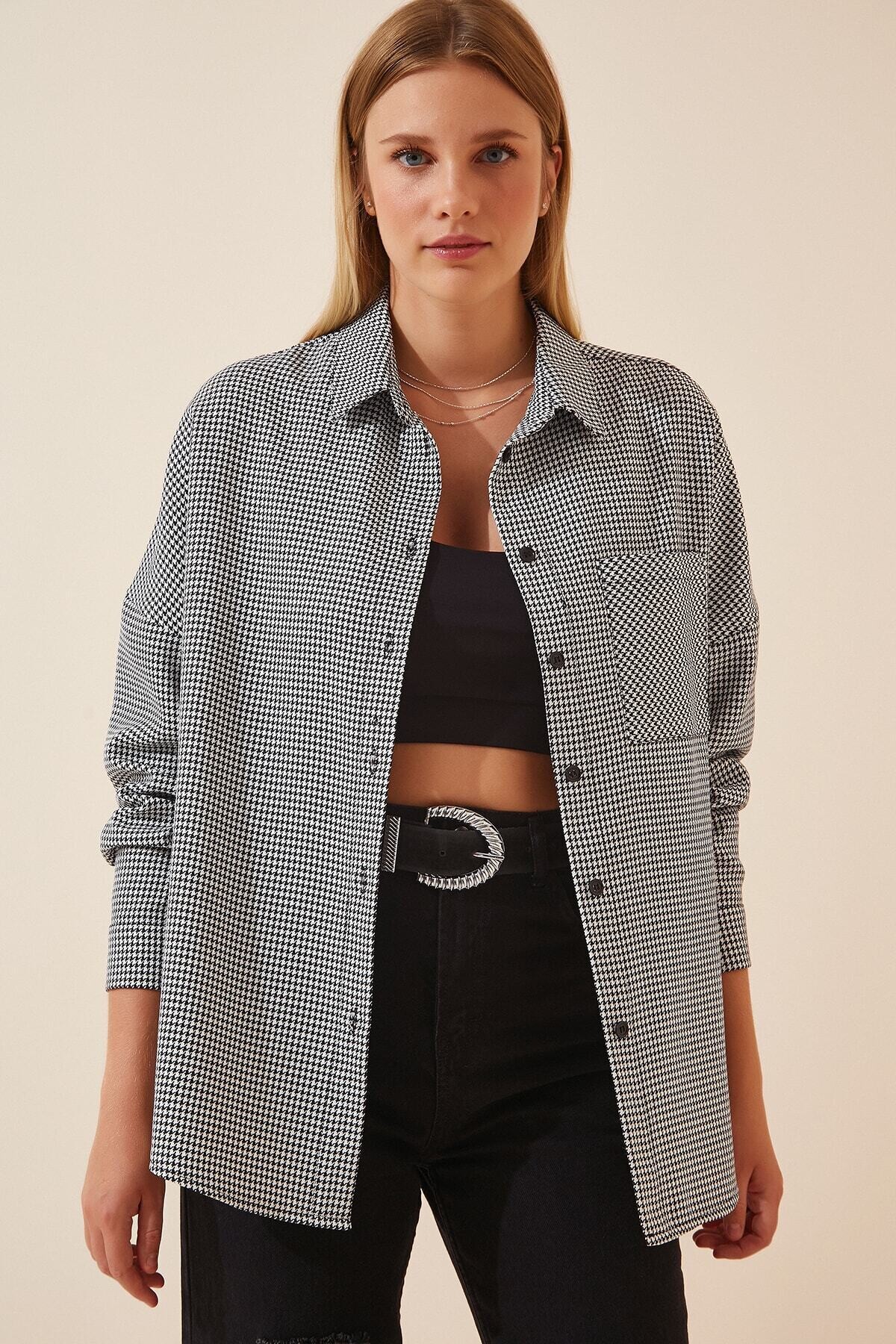 Kadın Beyaz Siyah Kareli Oversize Gömlek HZL22W-BD1236