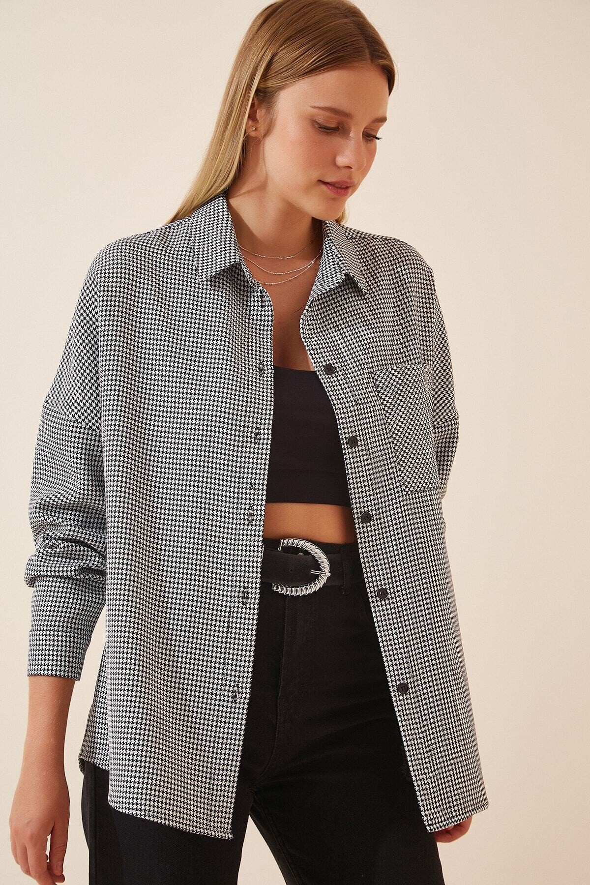 Kadın Beyaz Siyah Kareli Oversize Gömlek HZL22W-BD1236
