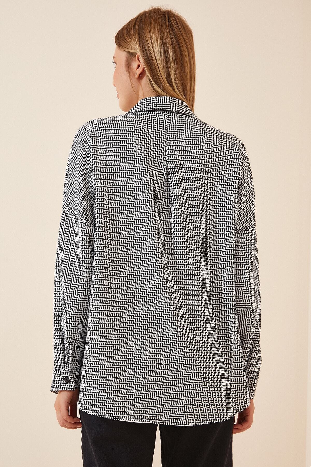 Kadın Beyaz Siyah Kareli Oversize Gömlek HZL22W-BD1236