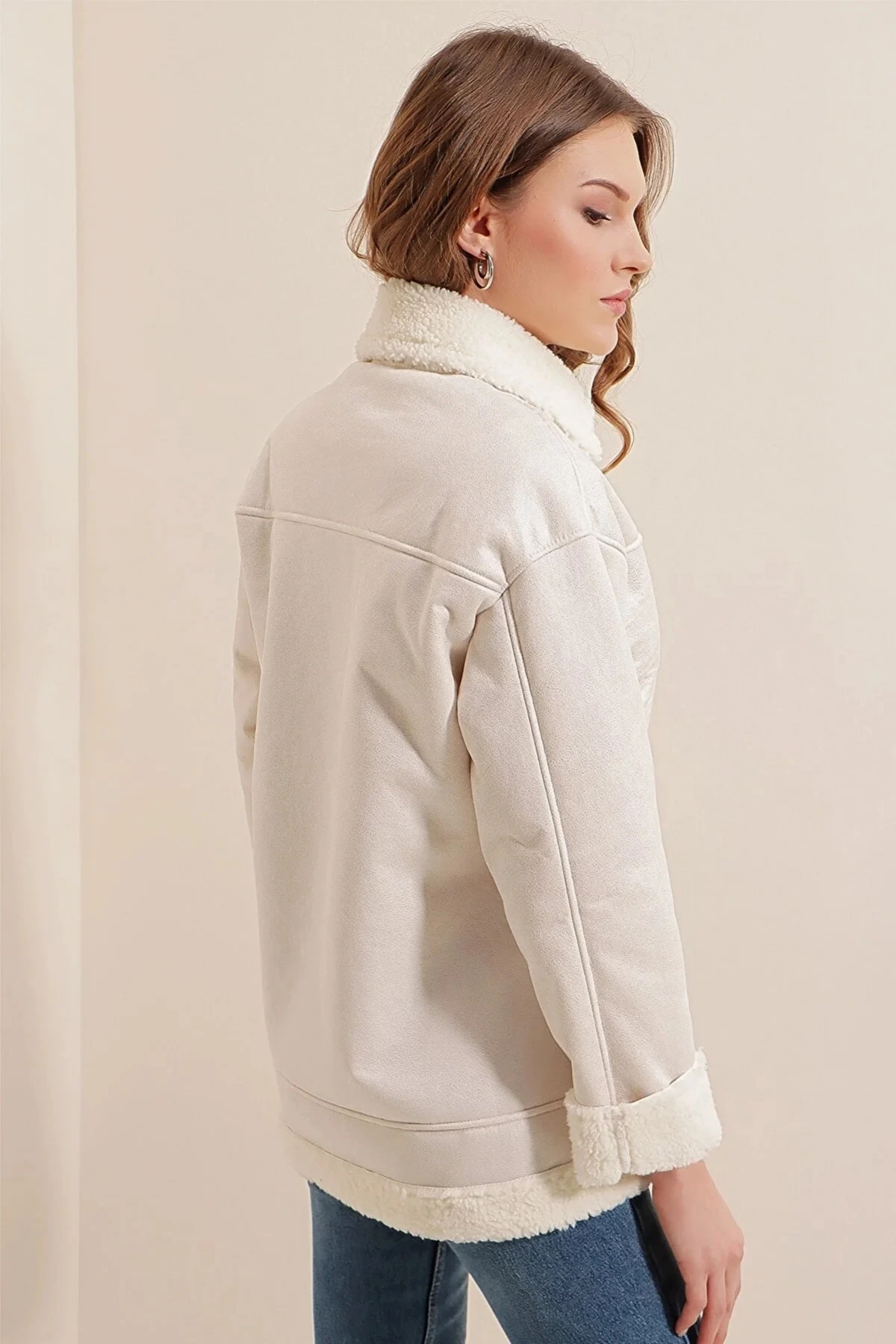 Kadın Beyaz Yakası Ve İçi Suni Kürklü Önden Fermuarlı Cepli Suni Deri Mont HZL24W-BD191031