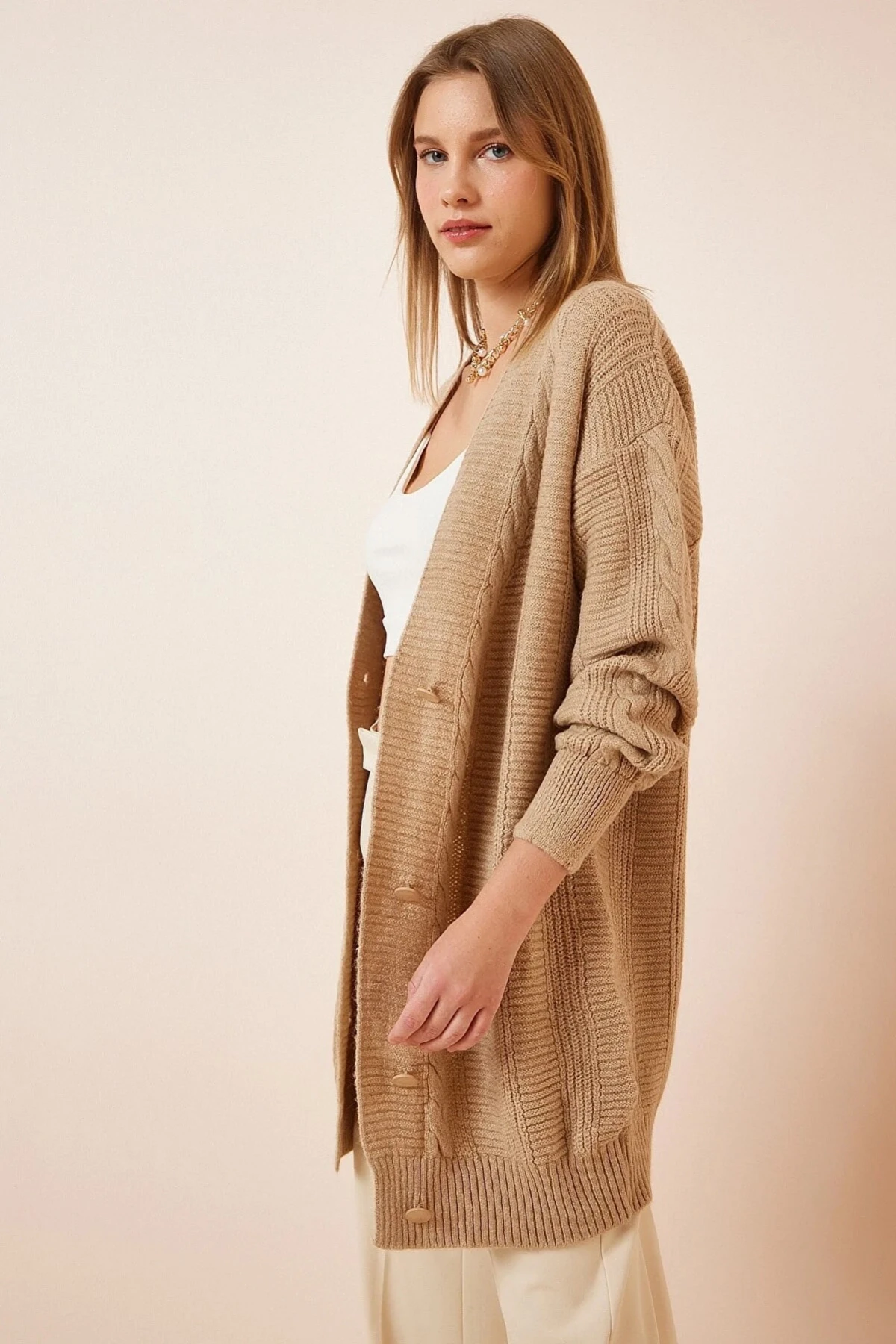 Kadın Bisküvi Saç Örgü Desen Uzun Düğmeli Rahat Kesim Triko Hırka HZL23W-BD1100691