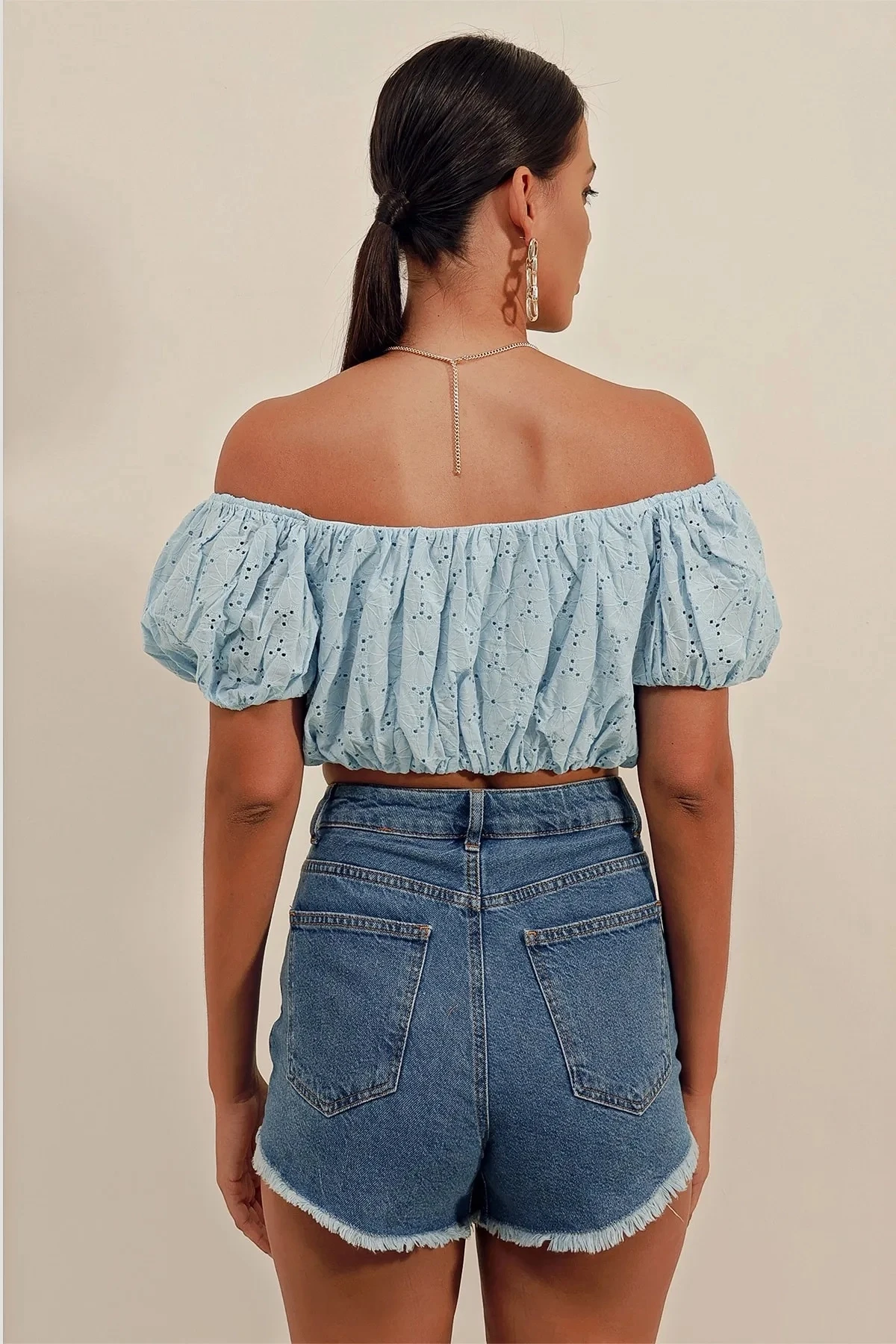 Kadın Buz Mavi Carmen Yaka Bel Büzgülü Fistolu Straplez Bluz HZL23S-BD104811