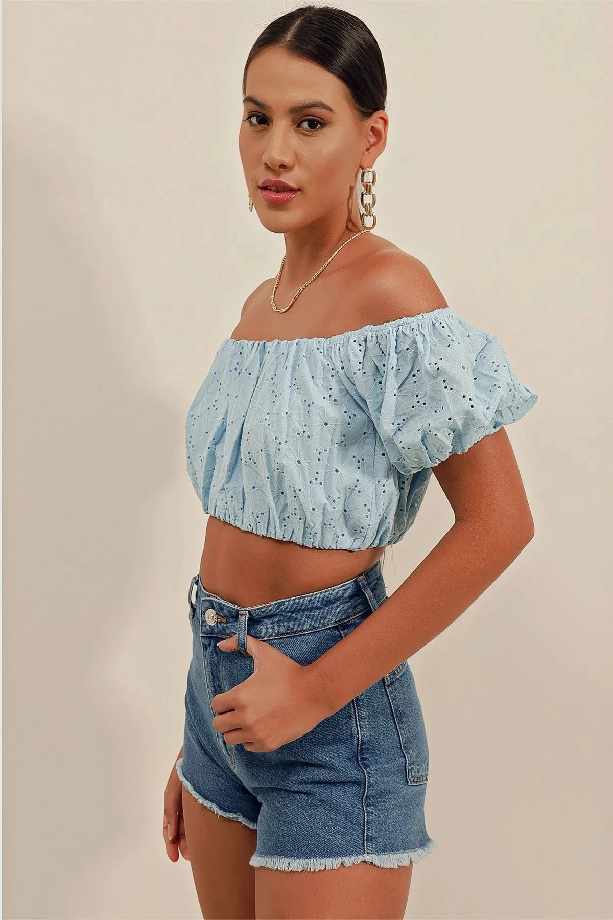 Kadın Buz Mavi Carmen Yaka Bel Büzgülü Fistolu Straplez Bluz HZL23S-BD104811