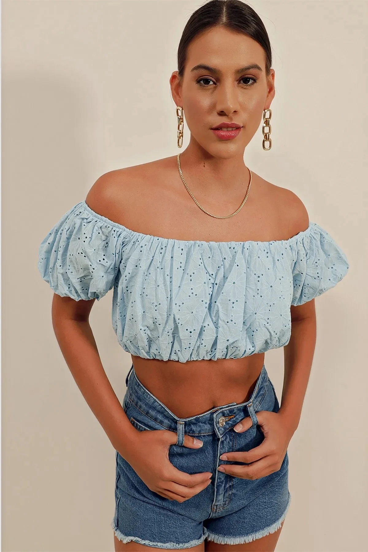 Kadın Buz Mavi Carmen Yaka Bel Büzgülü Fistolu Straplez Bluz HZL23S-BD104811