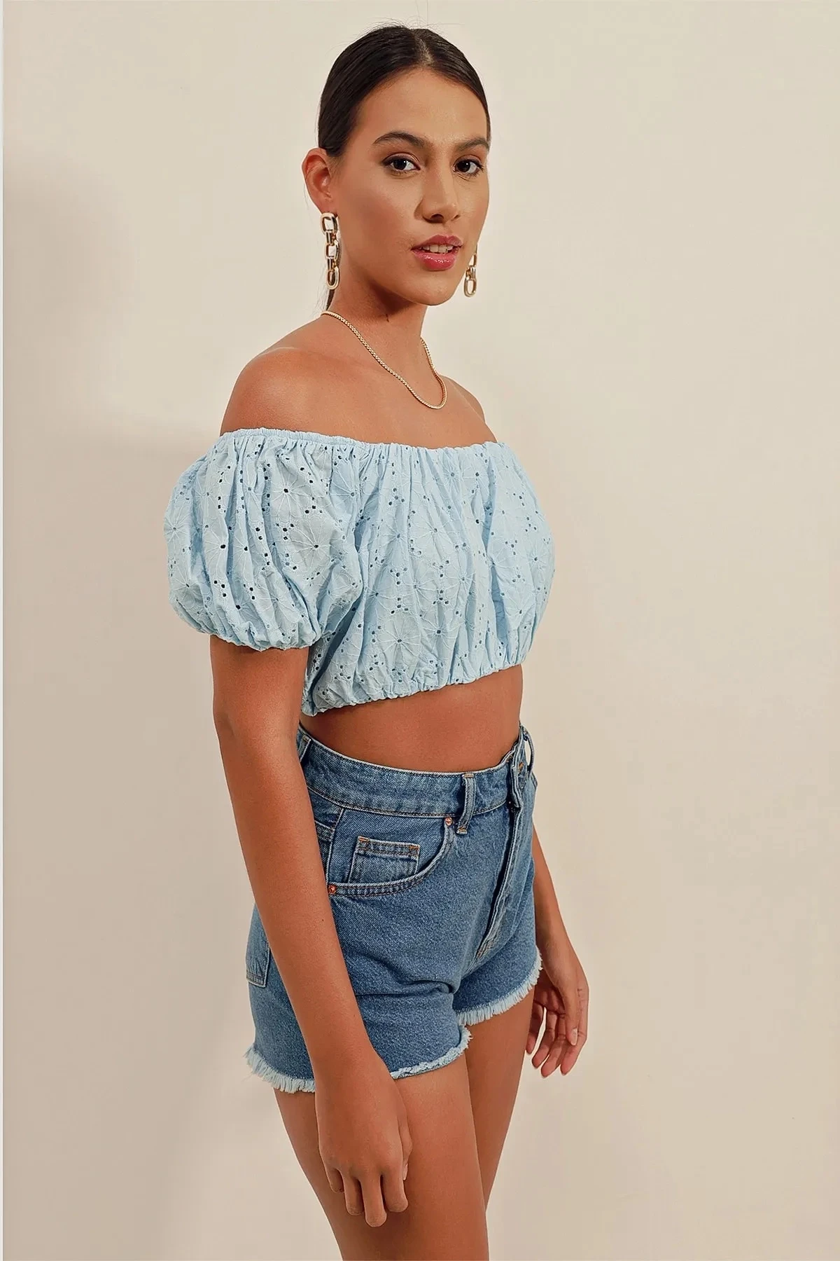 Kadın Buz Mavi Carmen Yaka Bel Büzgülü Fistolu Straplez Bluz HZL23S-BD104811