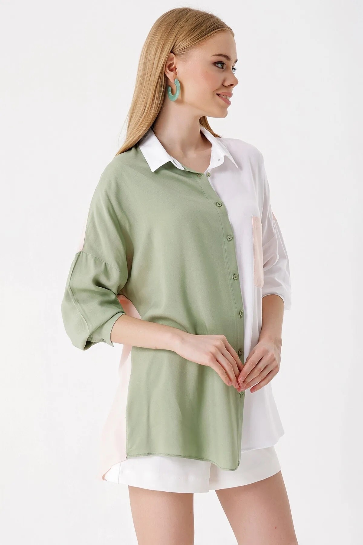 Kadın Çağla Yeşili Blok Renkli Oversize Viskon Gömlek HZL23S-BD139041