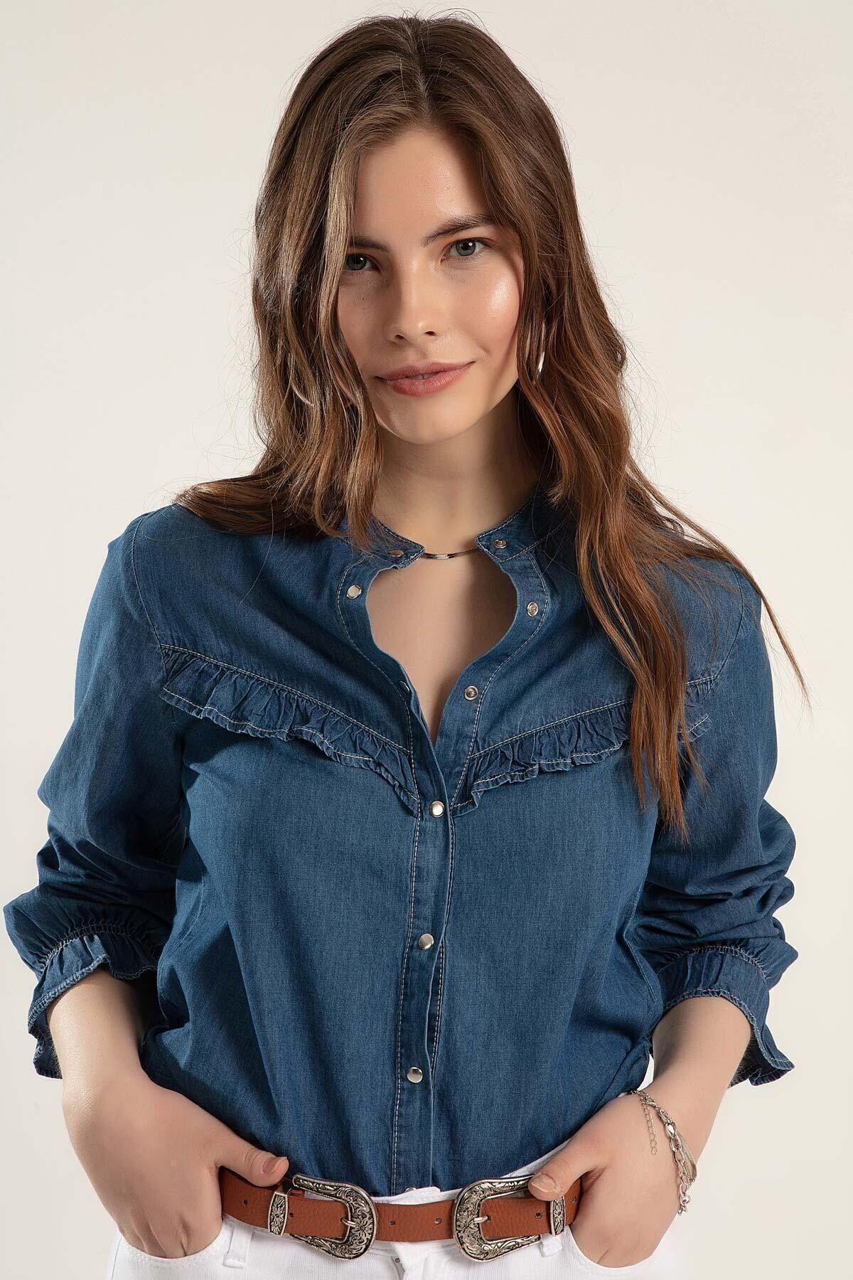 Kadın Denim Hakim Yaka Fırfırlı Uzun Kollu Kot Gömlek HZL22W-BD137991