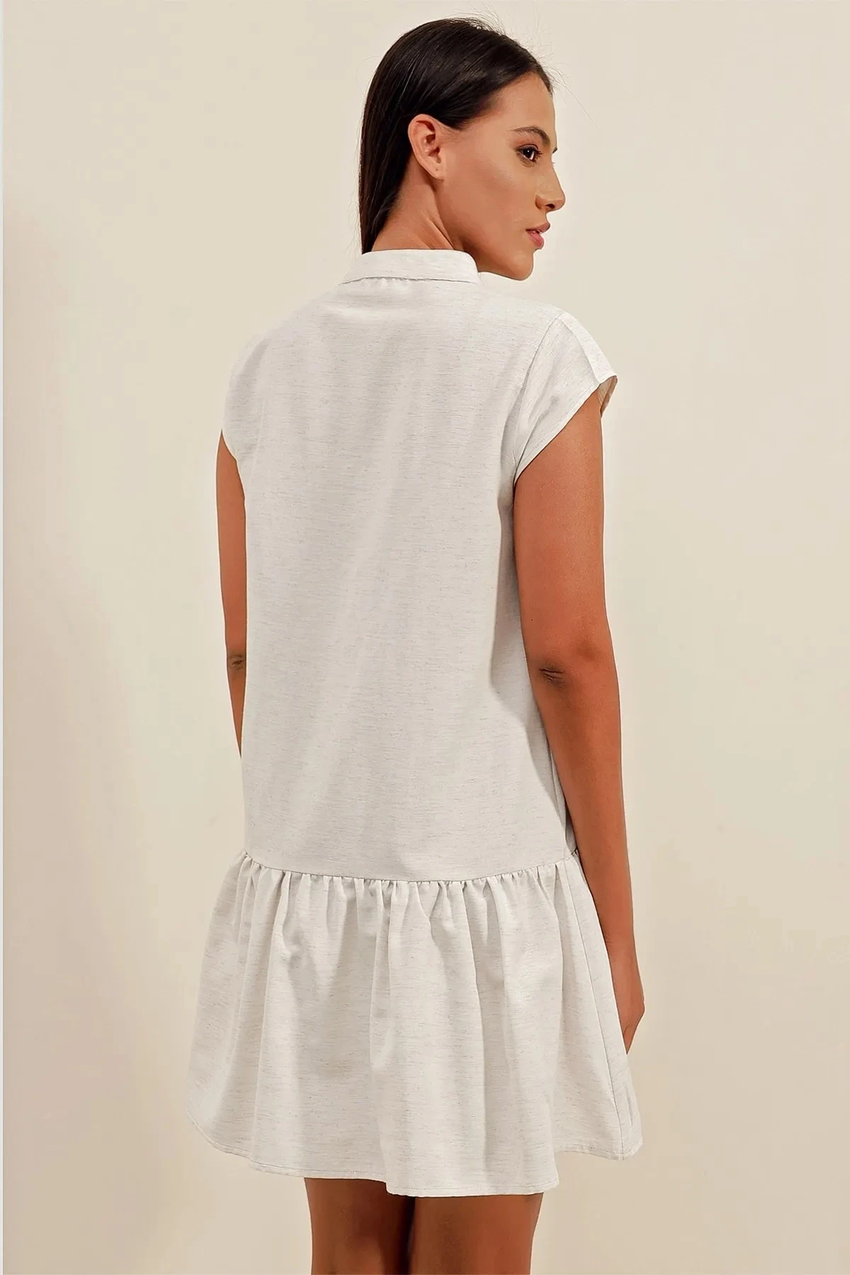 Kadın Ekru Hakim Yaka Düğmeli Yazlık Keten Elbise HZL23S-BD124251