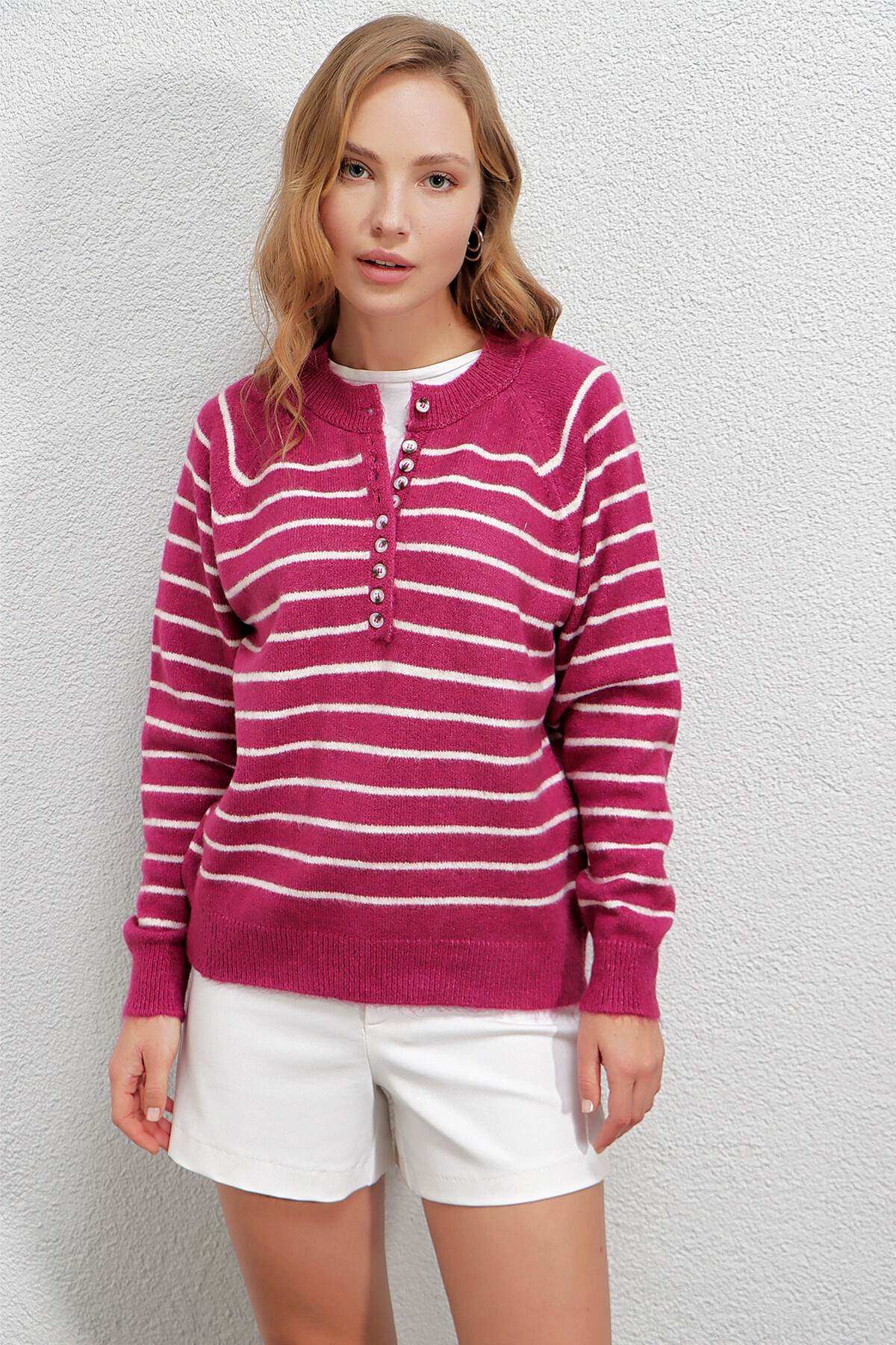 Kadın Fuşya  Hafif Balon Kol Çizgili Düğmeli Yaka Triko Kazak HZL23W-BD1101491