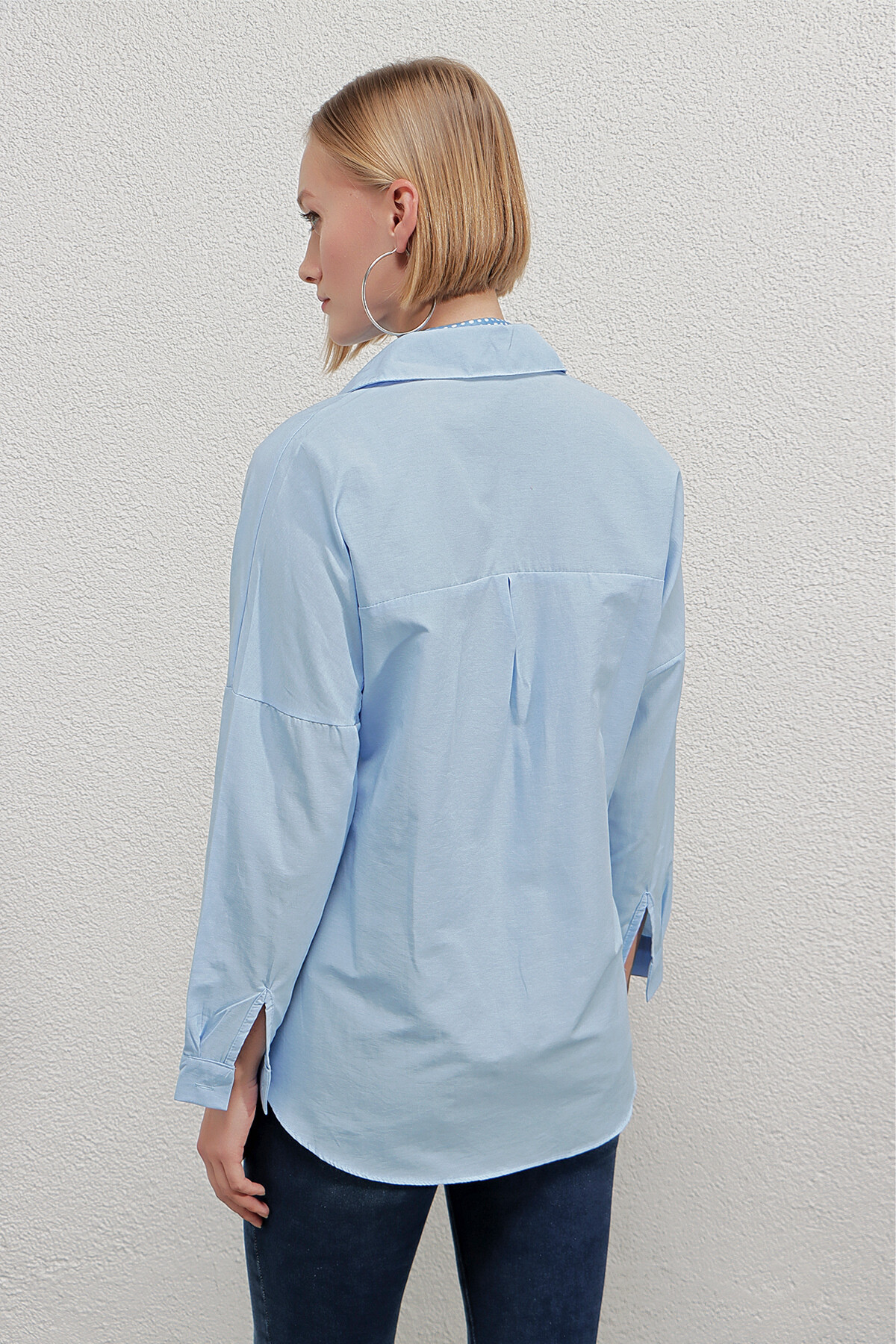 Kadın Gök Mavi Oversize Uzun Basic Gömlek HZL22W-BD139001