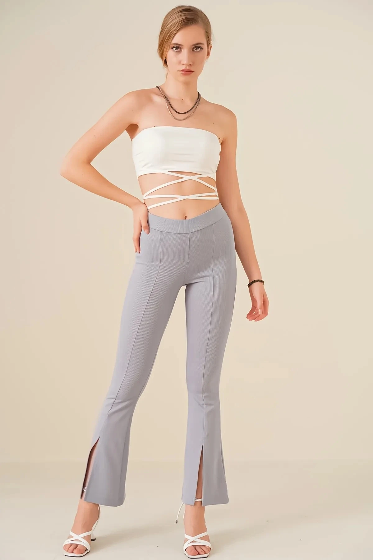 Kadın Gri Fitilli Yırtmaçlı Şekillendirici İspanyol Paça Likralı Örme Pantolon HZL23S-BD165481