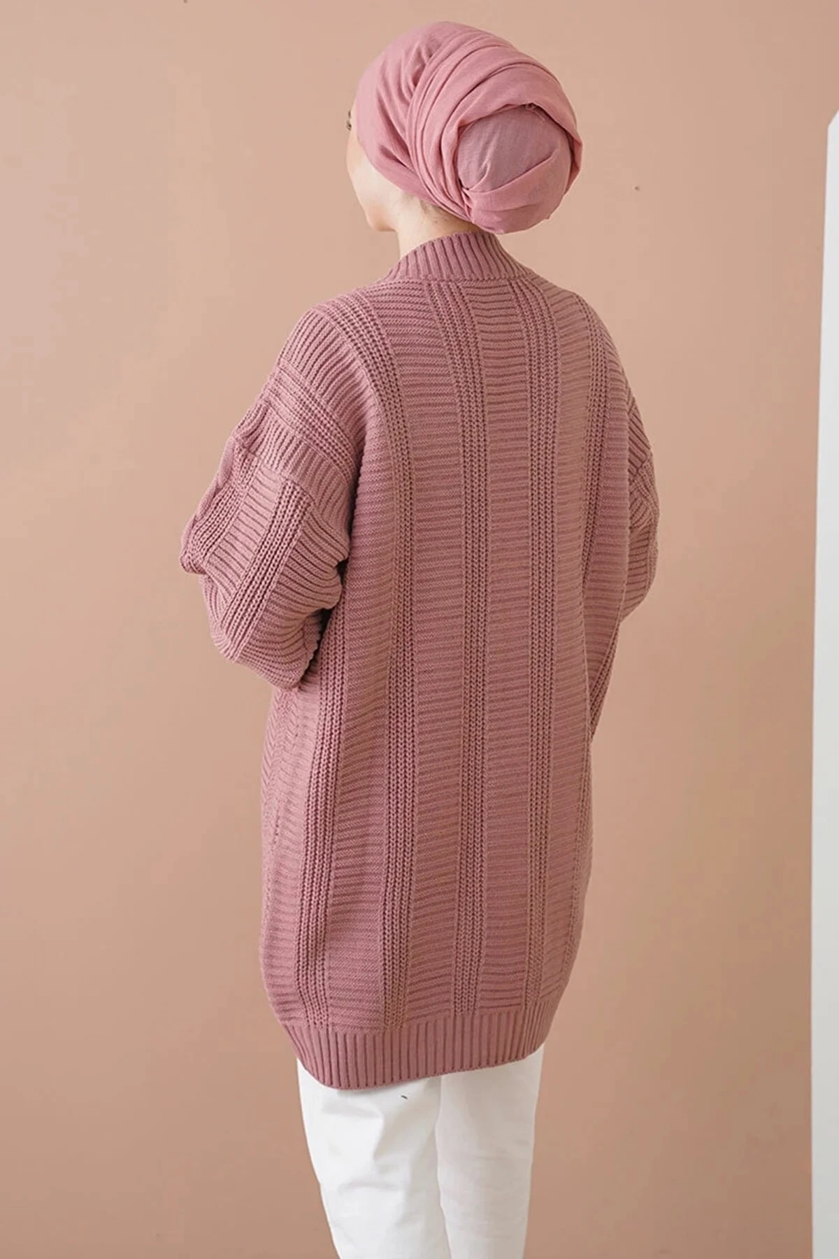 Kadın Tesettür Gül Kurusu Saç Örgü Desen Uzun Düğmeli Rahat Kesim Triko Hırka HZL24W-BD1100691