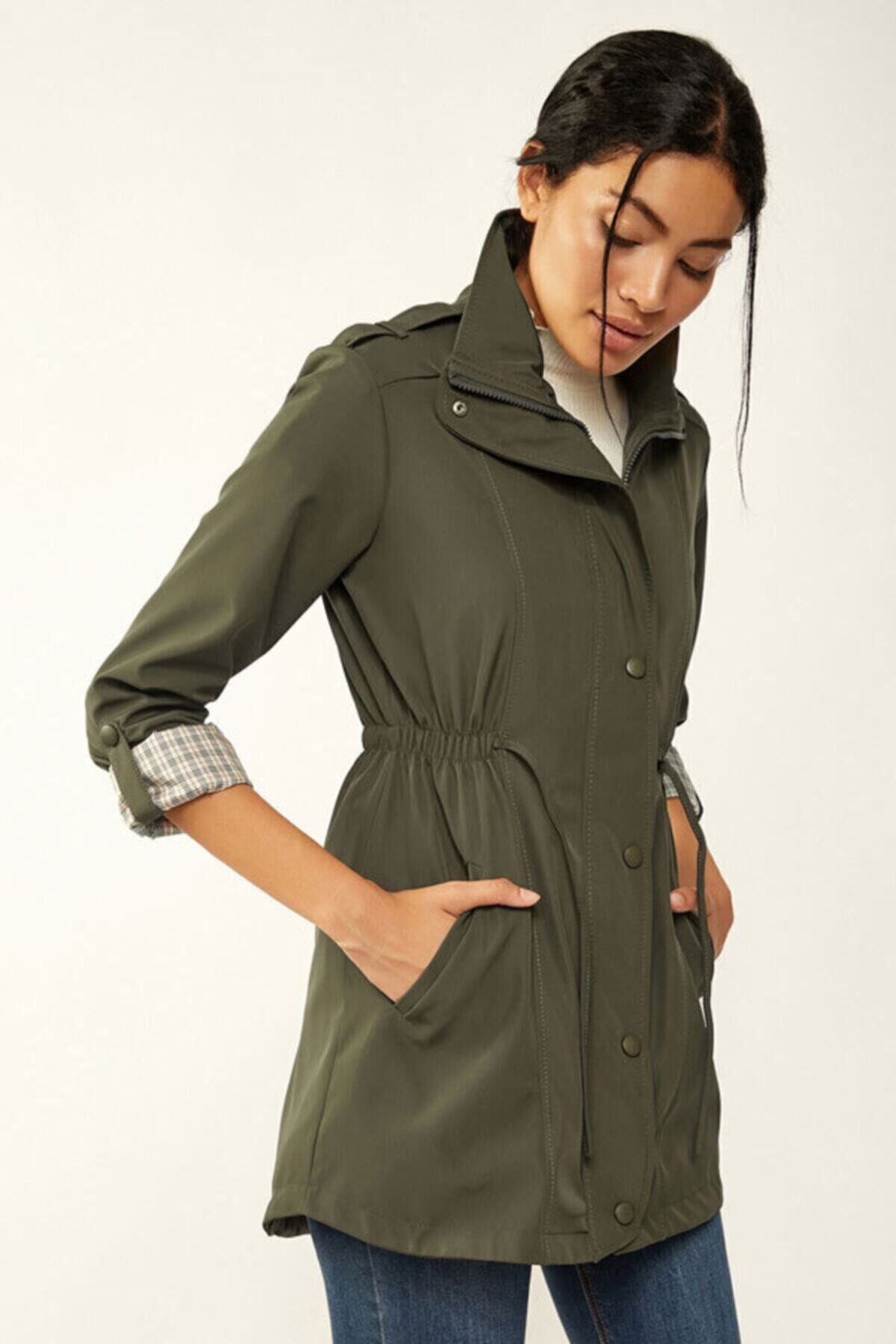 Kadın Haki Cep Detaylı Beli Büzgülü Astarlı Trençkot HZL22W-BD156691