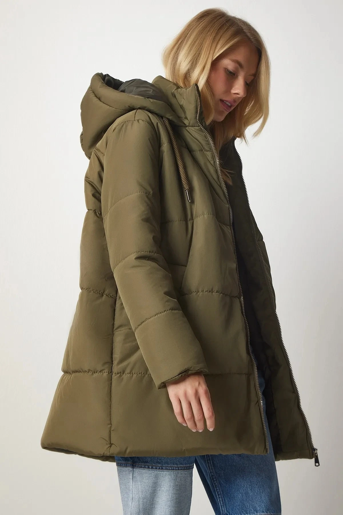 Kadın Haki Kapüşonlu Fermuarlı Oversize Şişme Mont HZL24W-BD151631