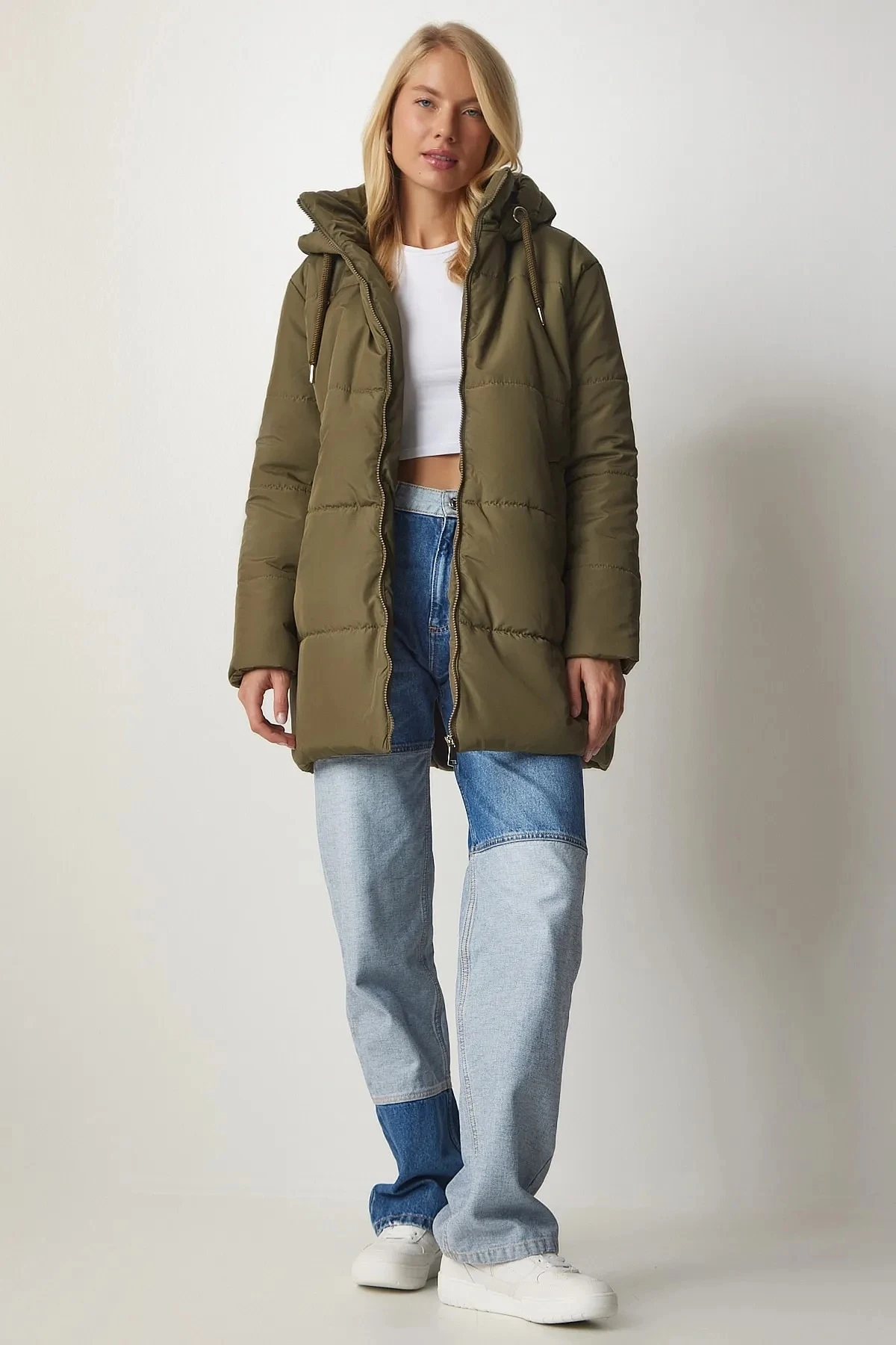 Kadın Haki Kapüşonlu Fermuarlı Oversize Şişme Mont HZL24W-BD151631